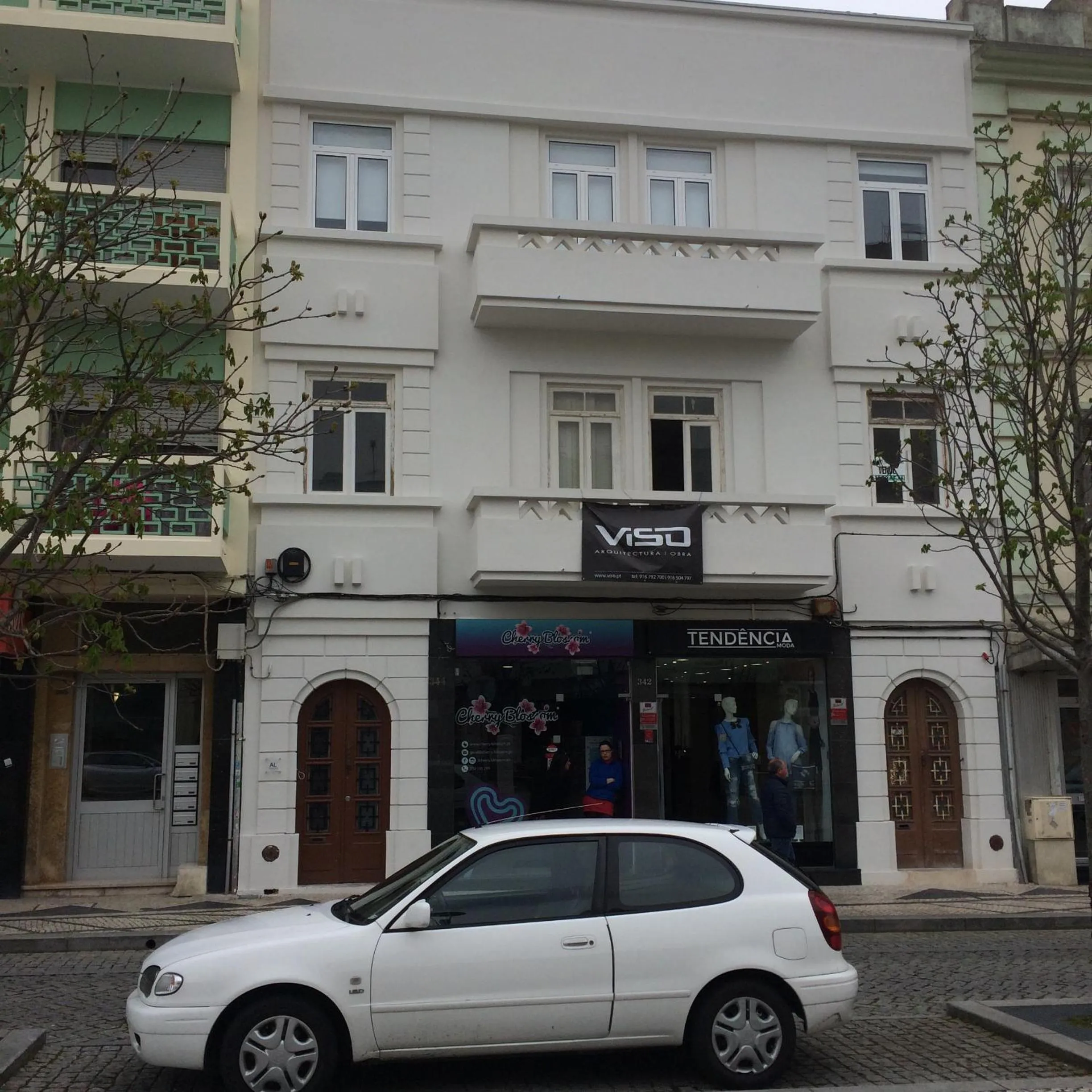 Property building in Aveiro White House