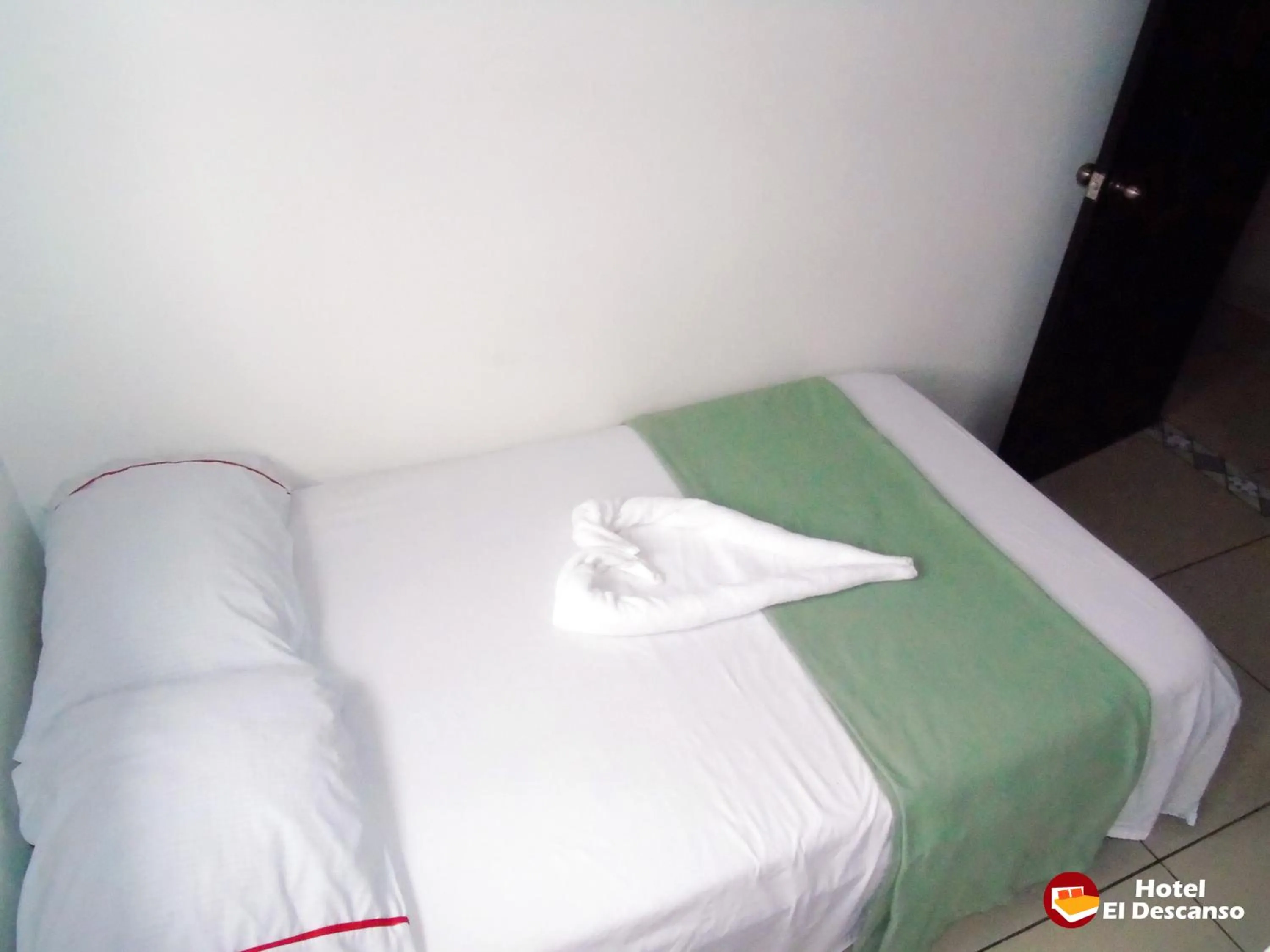 Bed in Hotel El Descanso