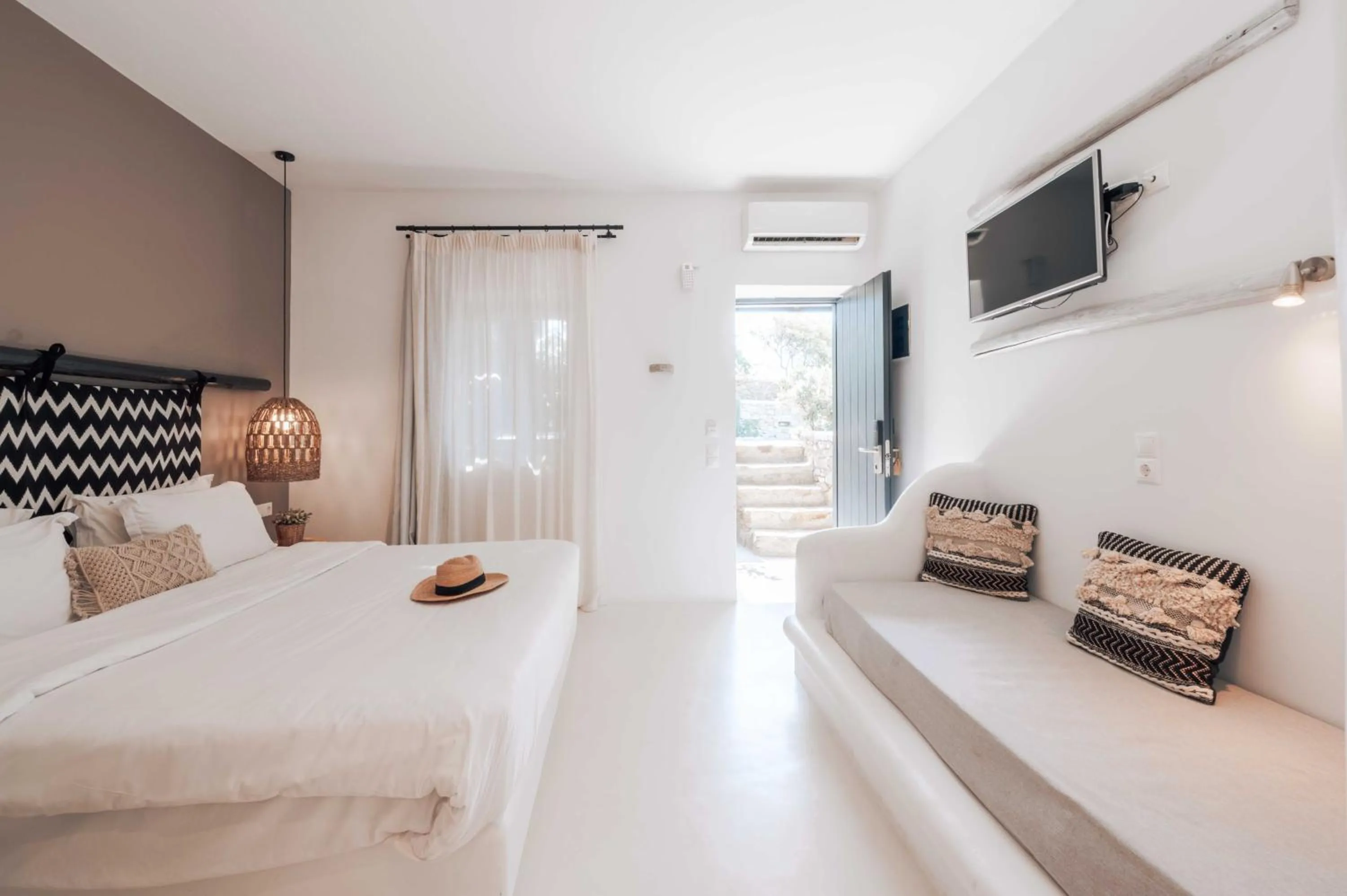 Bedroom, Bed in My Mykonos Hotel