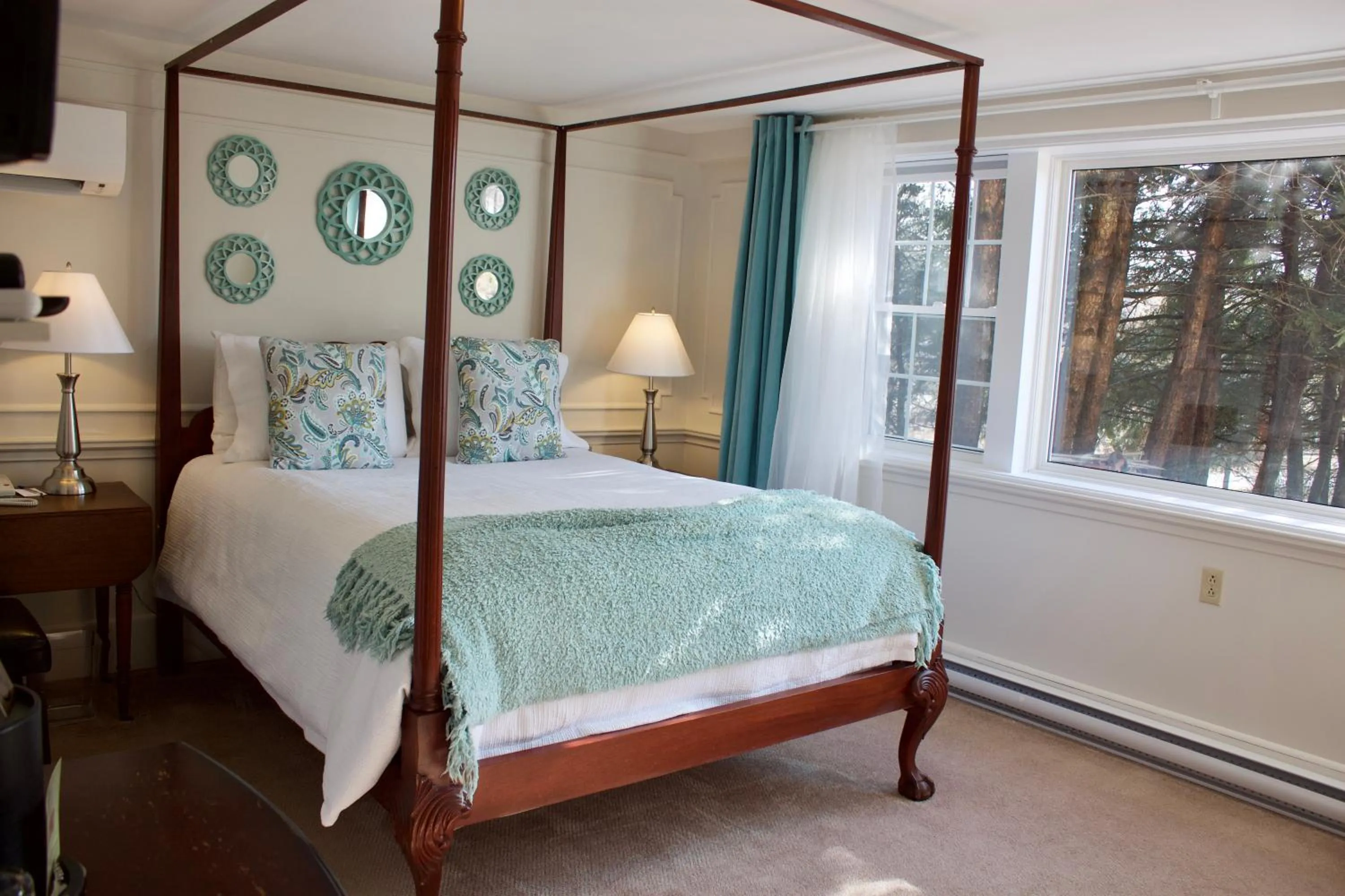 Bedroom, Bed in Tattingstone Inn