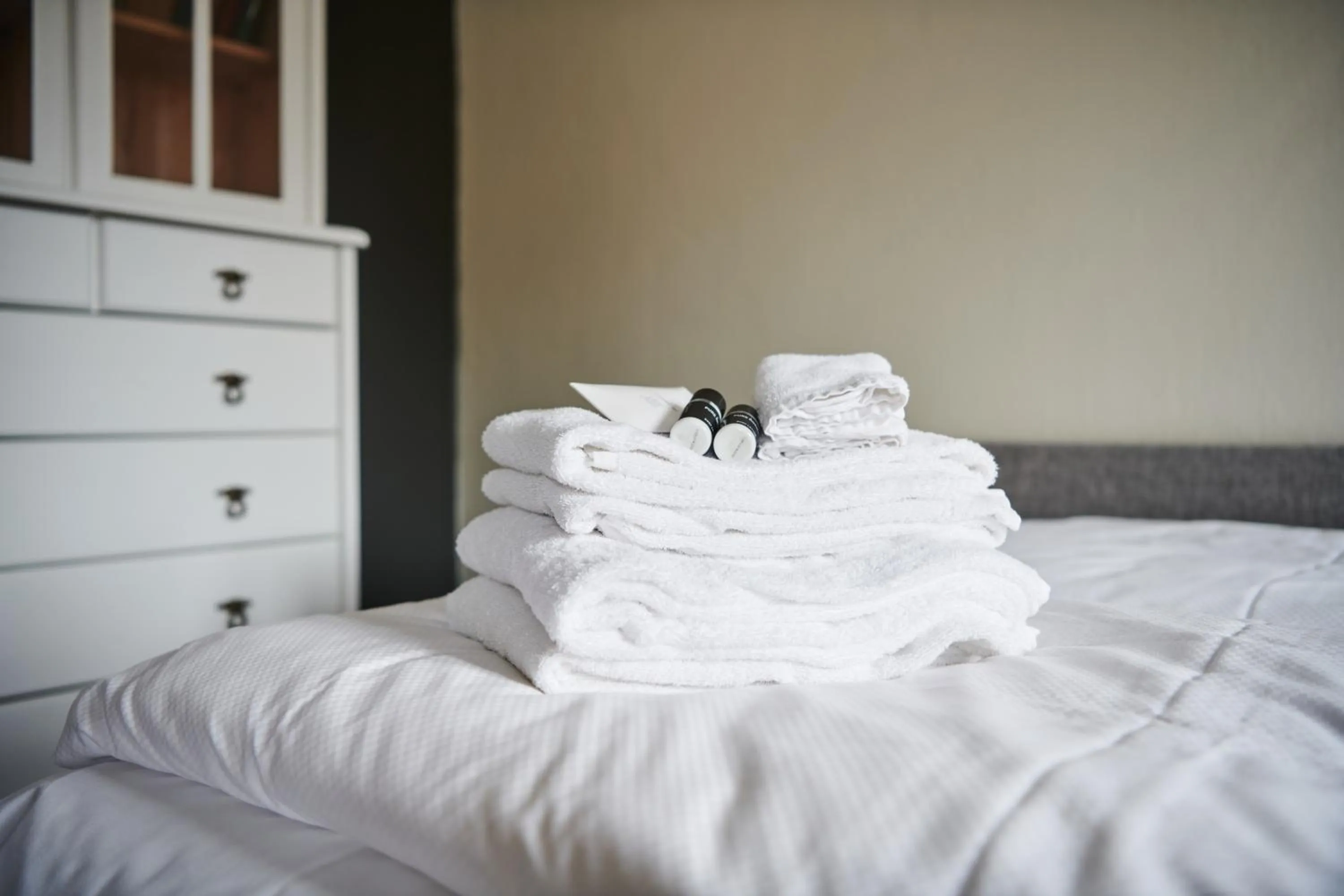 towels, Bed in Montra Hotel Hanstholm
