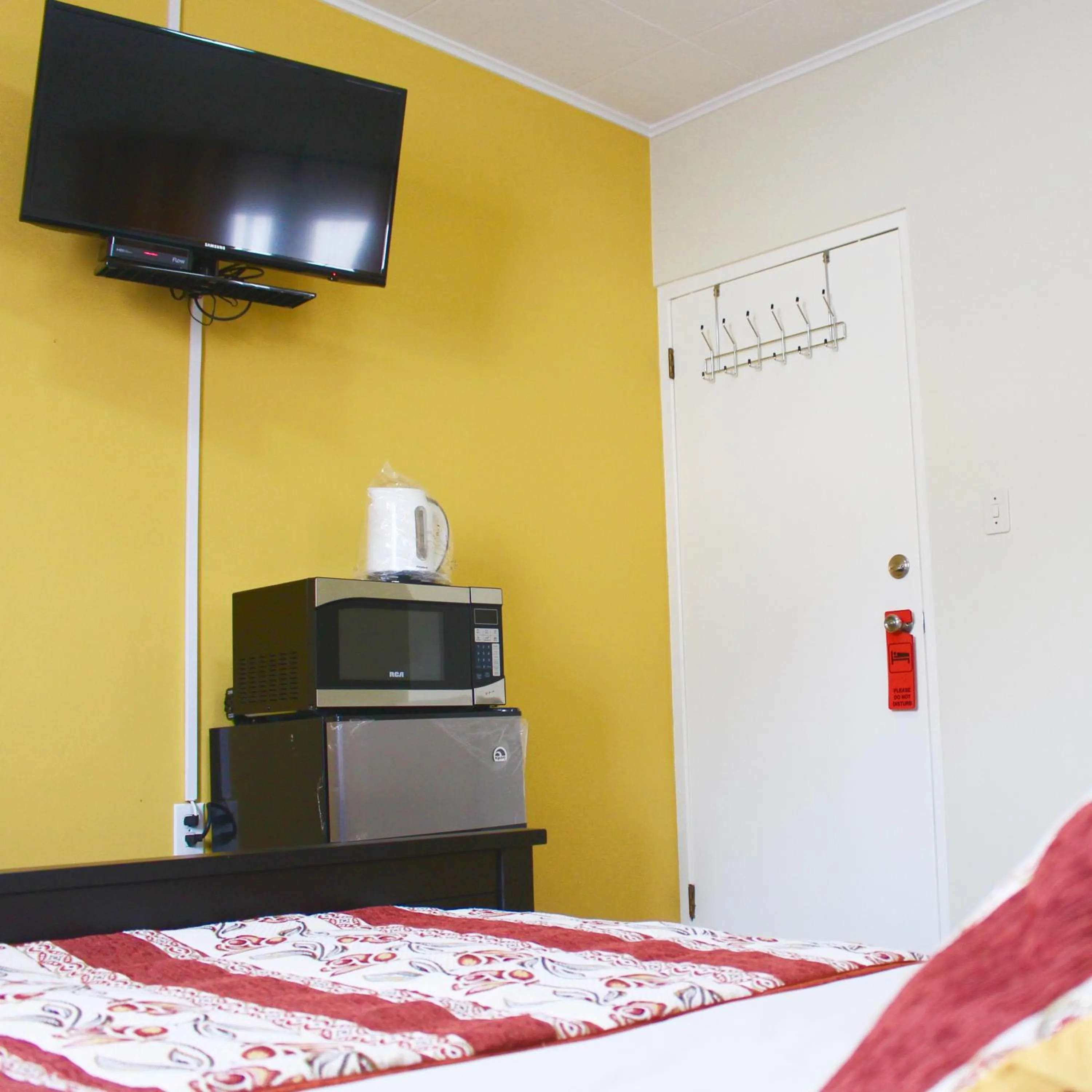 TV and multimedia, Bed in Eve's Residence