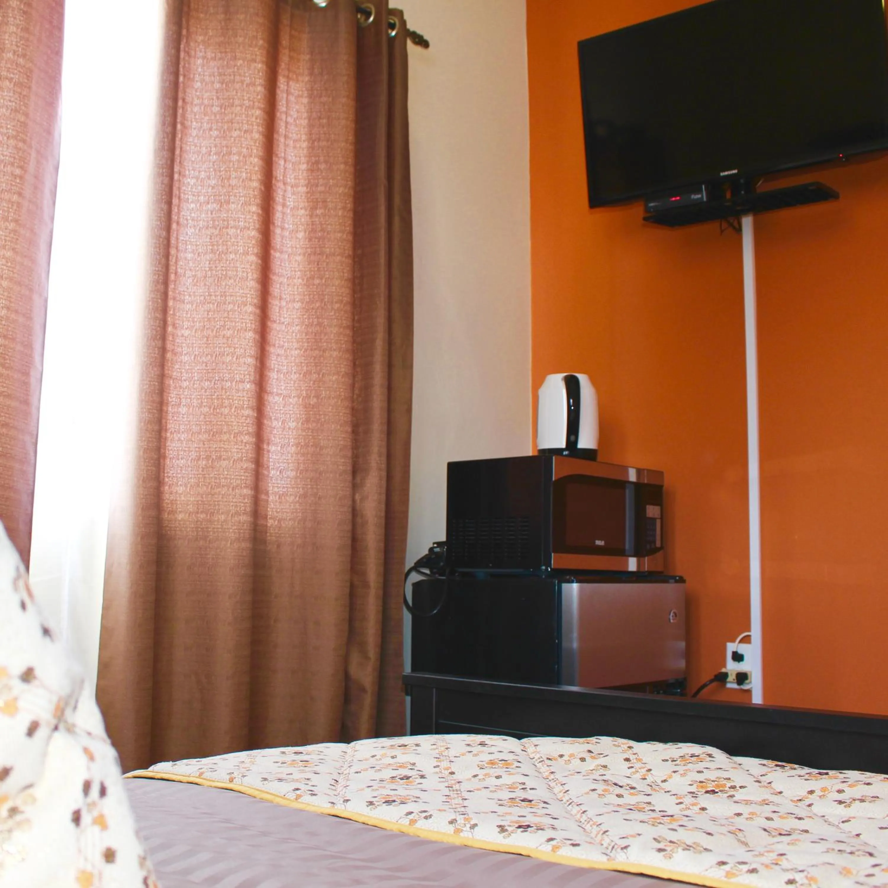 TV and multimedia in Eve's Residence