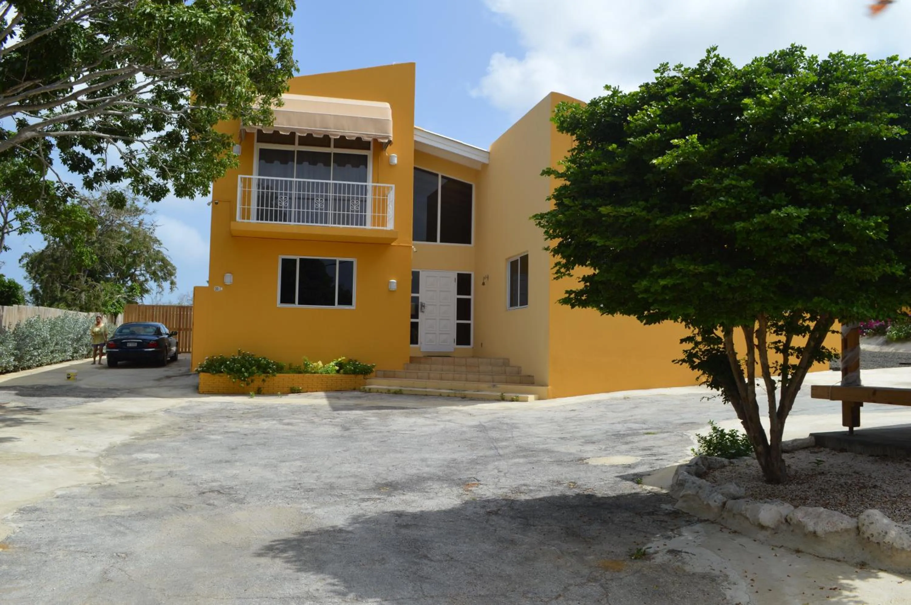 Facade/entrance in Eve's Residence