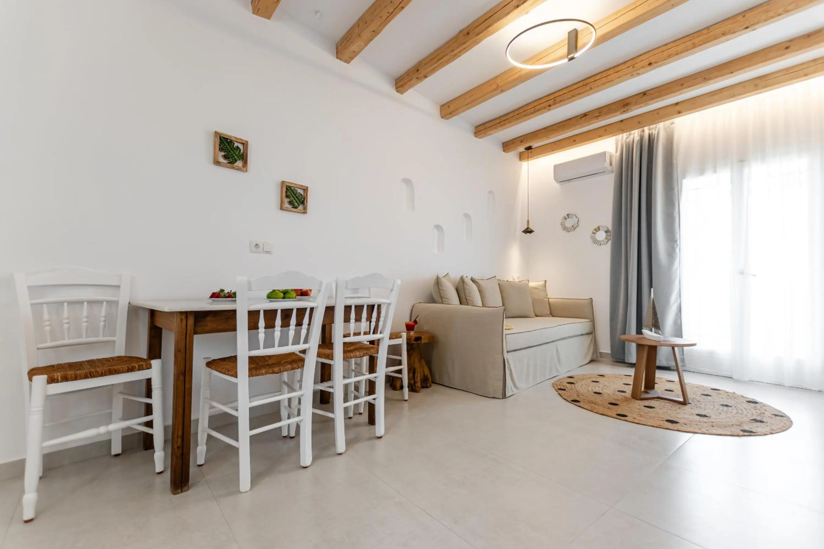 Birikos Hotel & Suites