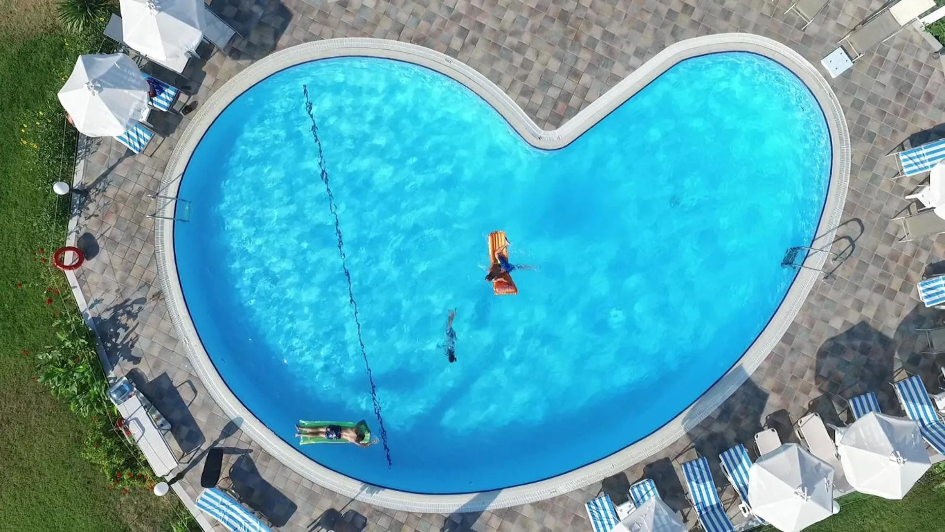 Birikos Hotel & Suites