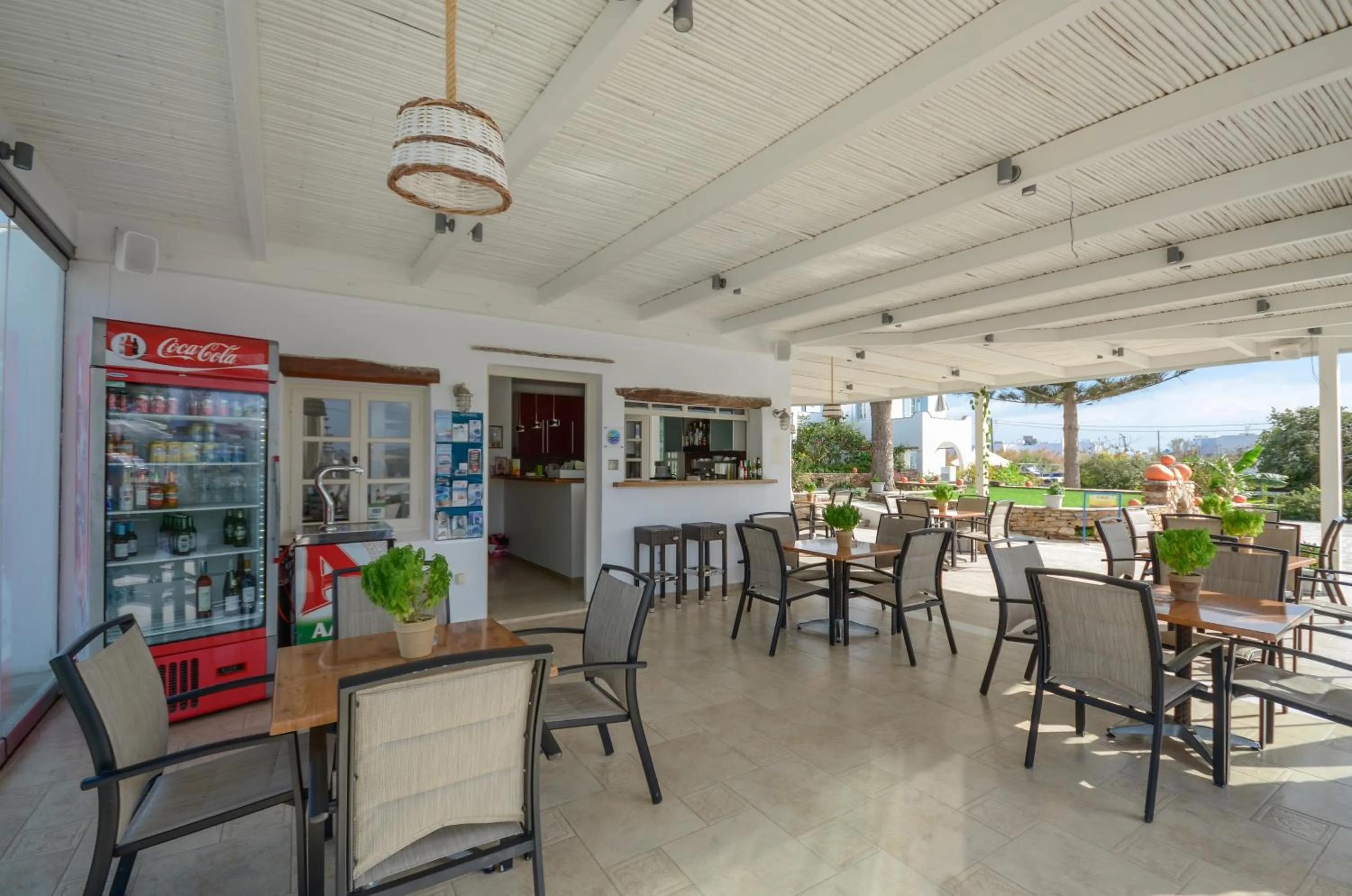 Communal lounge/ TV room in Birikos Hotel & Suites