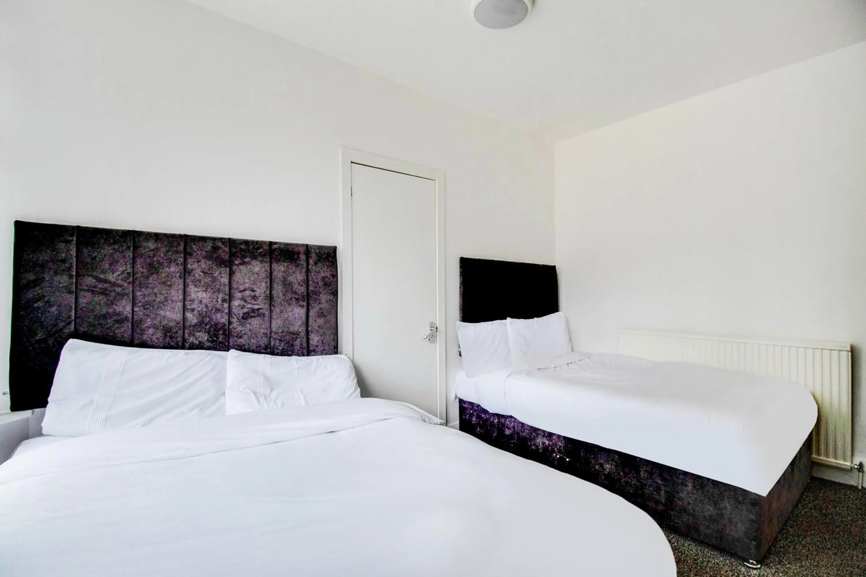 Bedroom, Bed in The Longlands Hotel