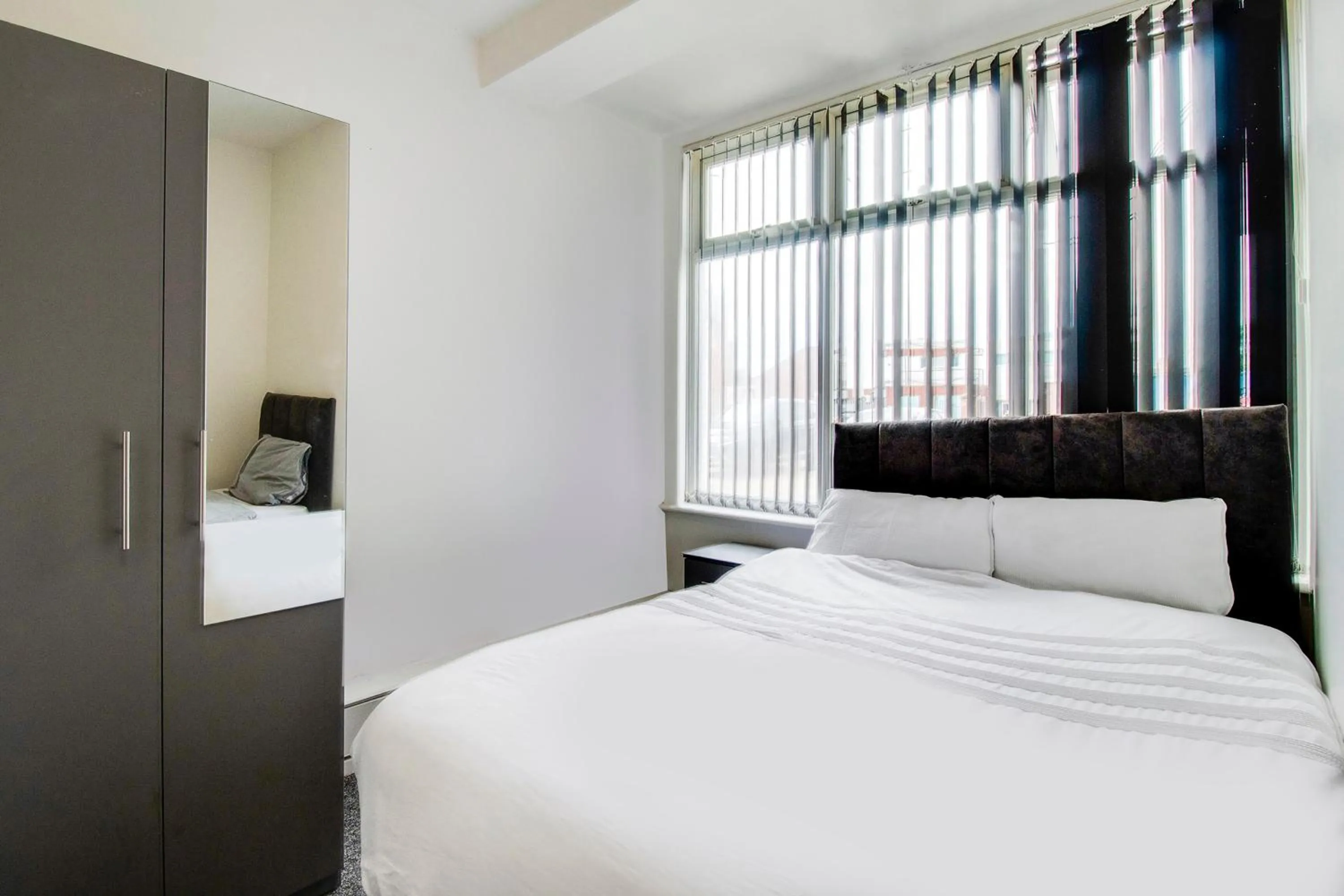 Bedroom, Bed in The Longlands Hotel