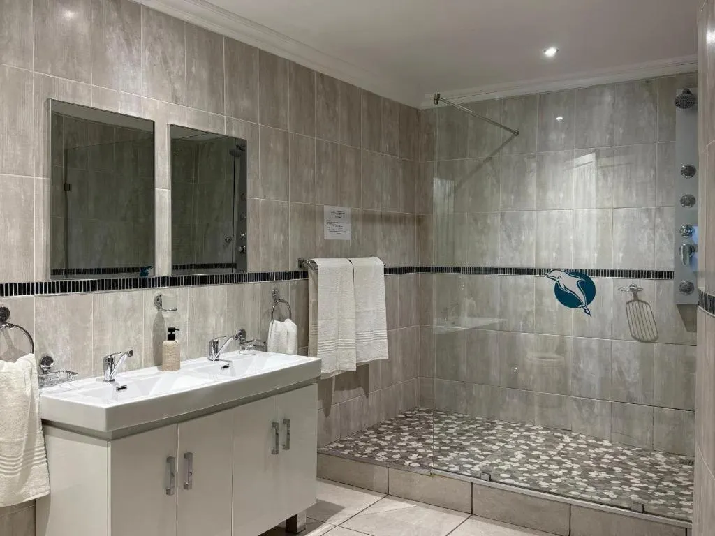 Bathroom in St Helena Bay Hotel