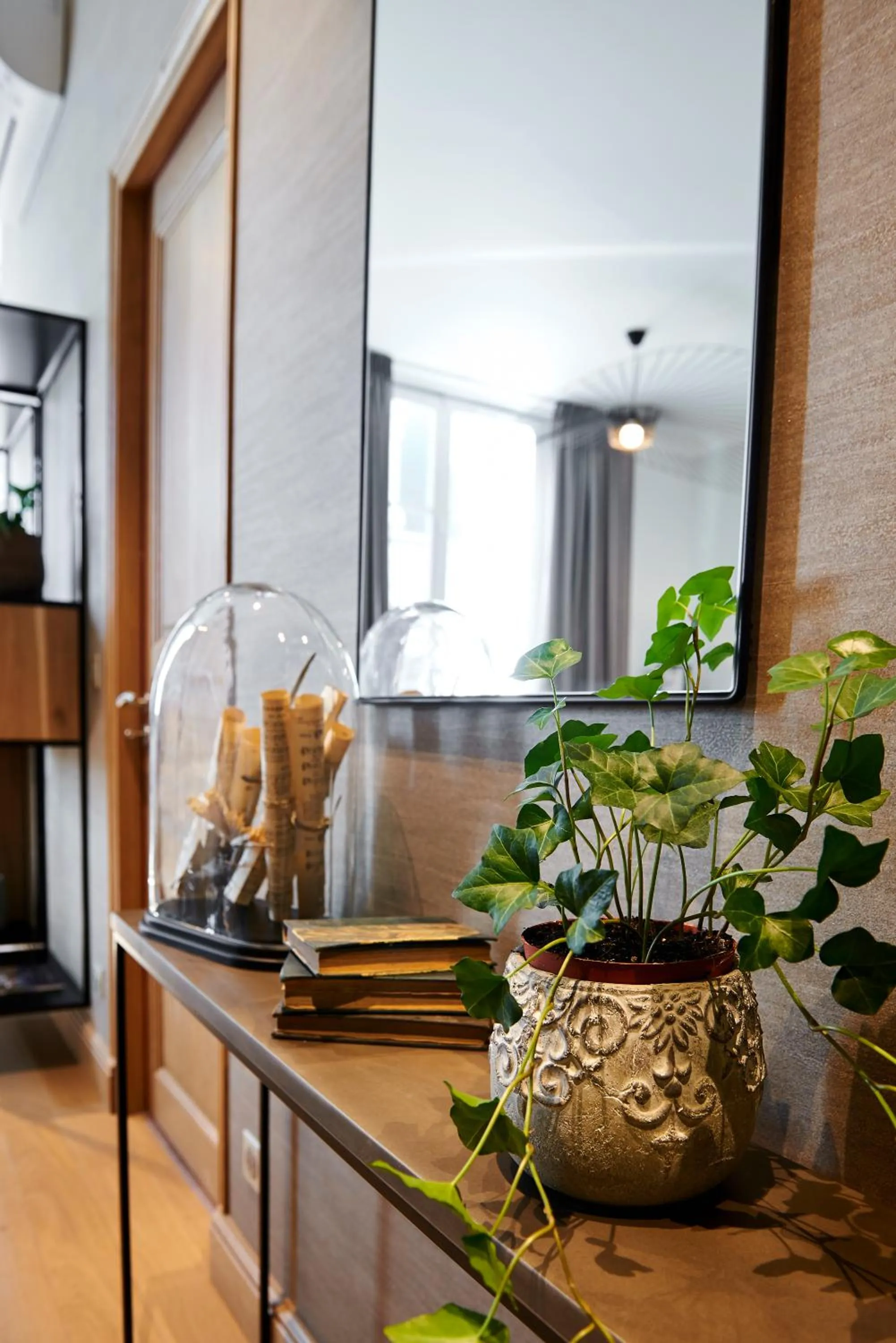 Decorative detail in Bubble 8