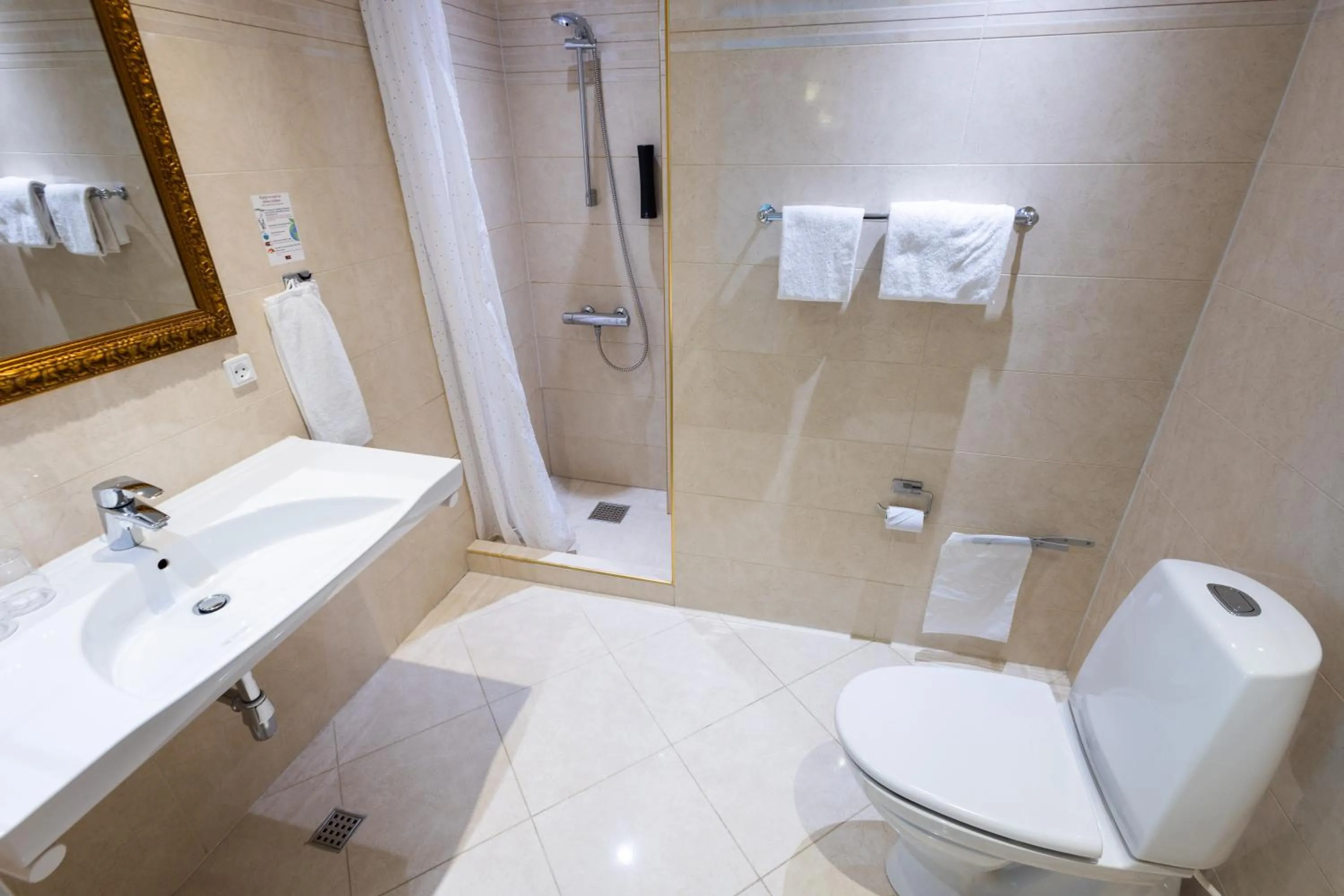 Bathroom in Milling Hotel Saxildhus