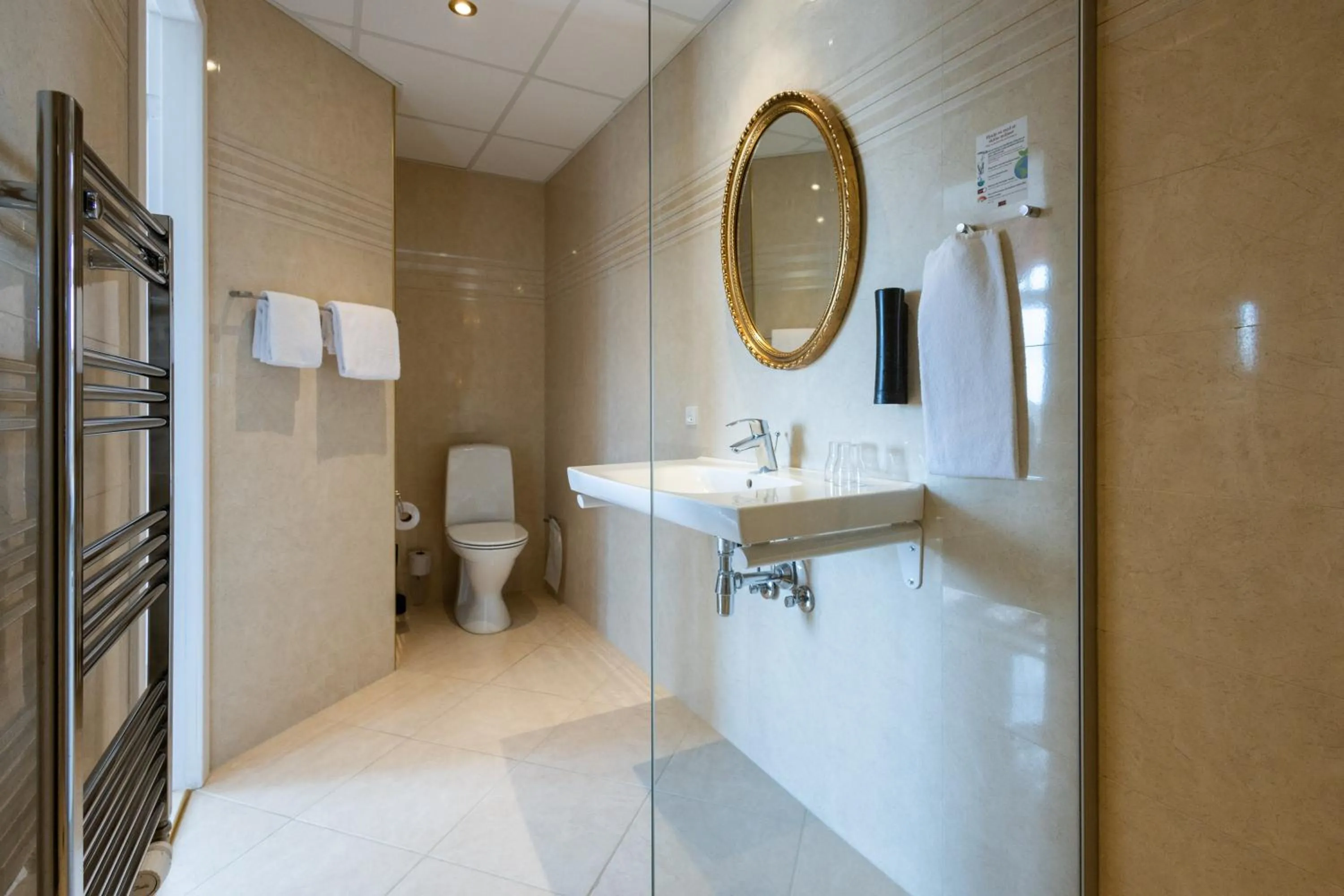 Bathroom in Milling Hotel Saxildhus