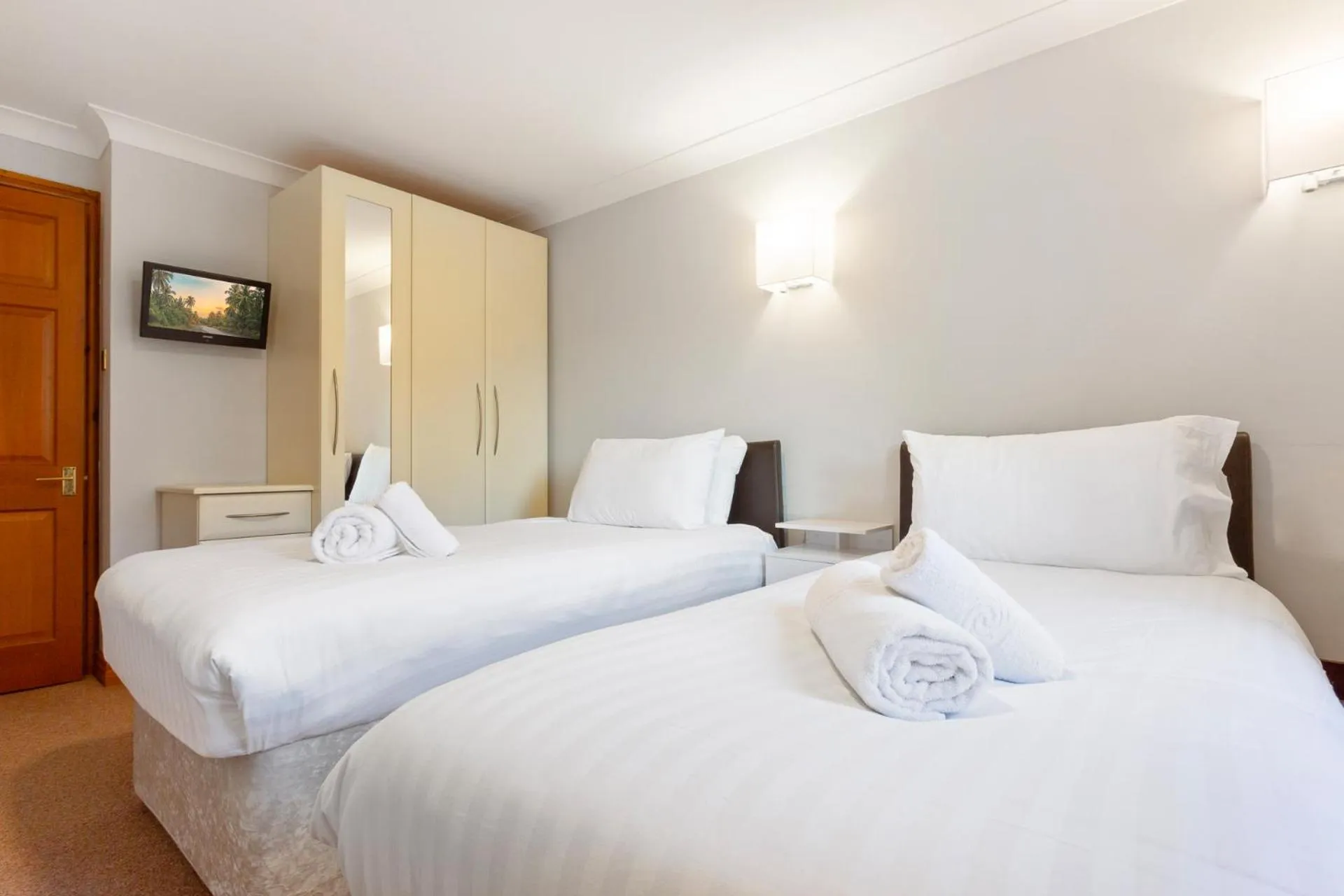 Property building, Bed in Hapimag Burnside Park Apartments