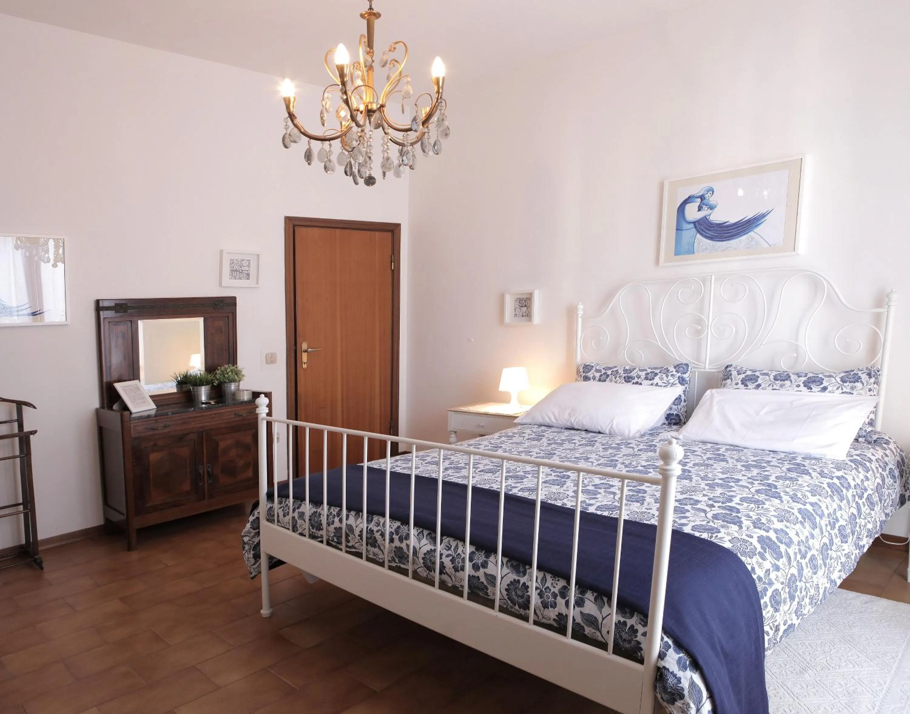 Photo of the whole room, Bed in Goga&Romeo