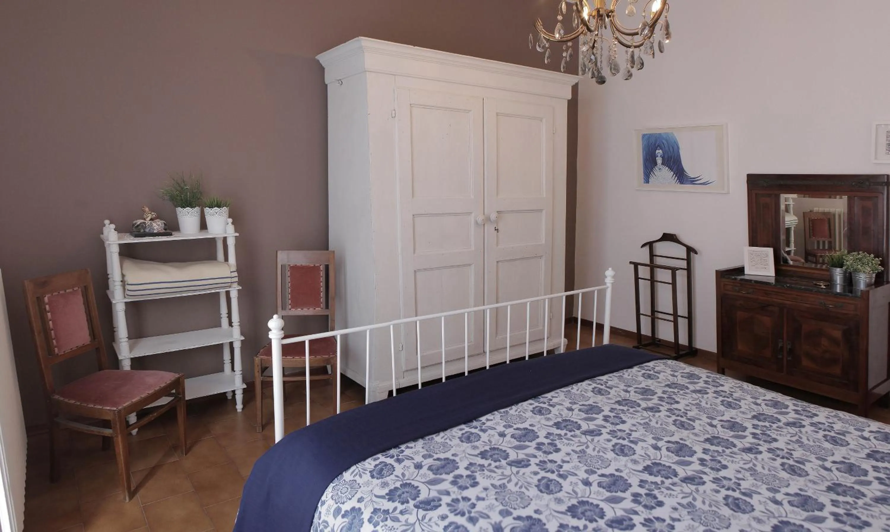 Photo of the whole room, Bed in Goga&Romeo