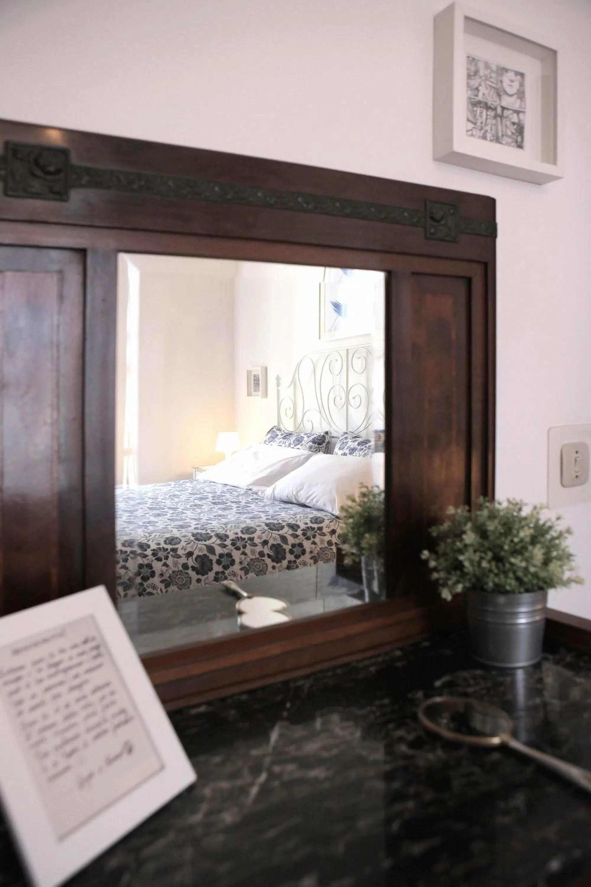 Decorative detail, Bed in Goga&Romeo