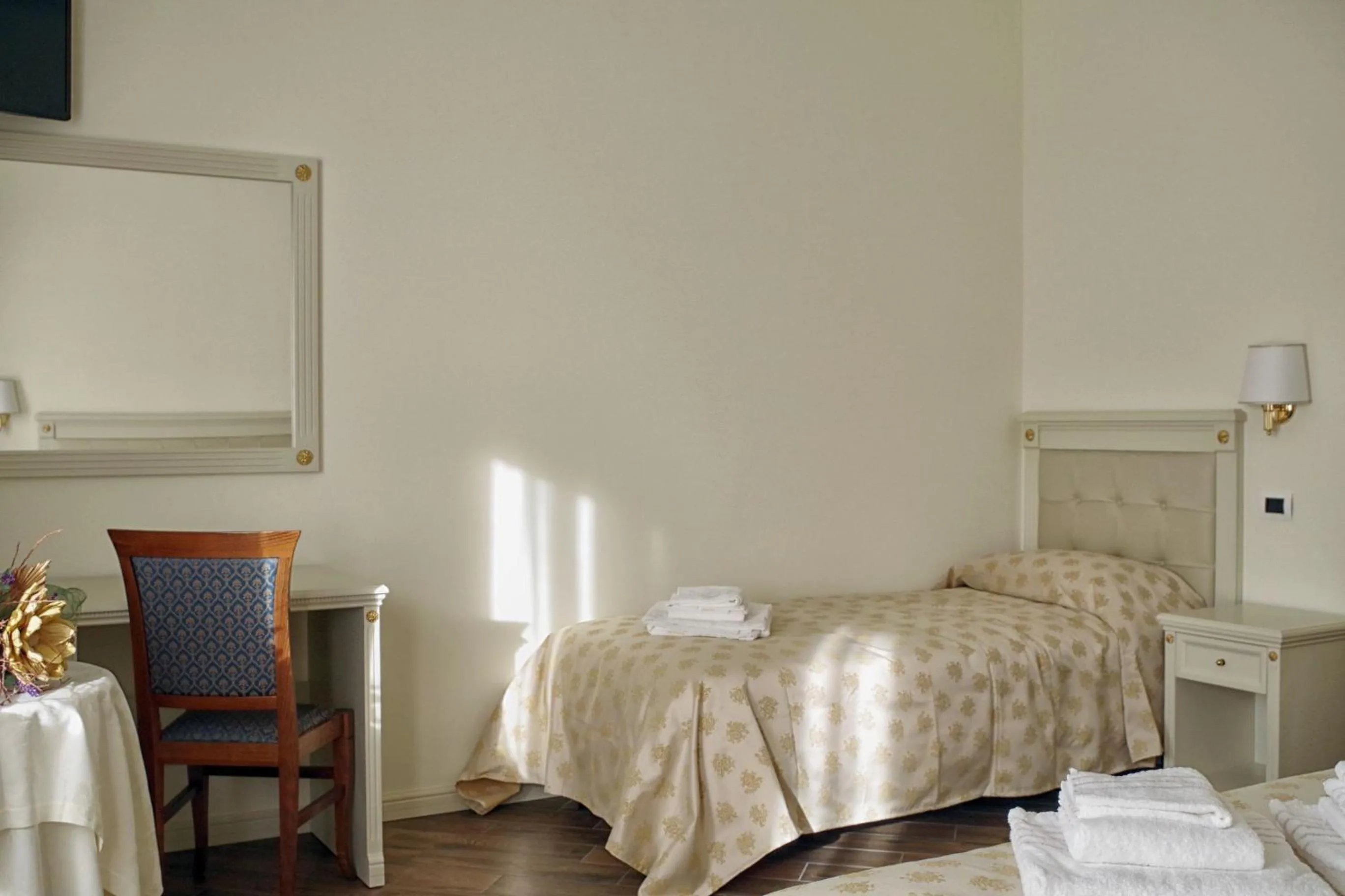 Decorative detail, Bed in Best Western Hotel Colaiaco