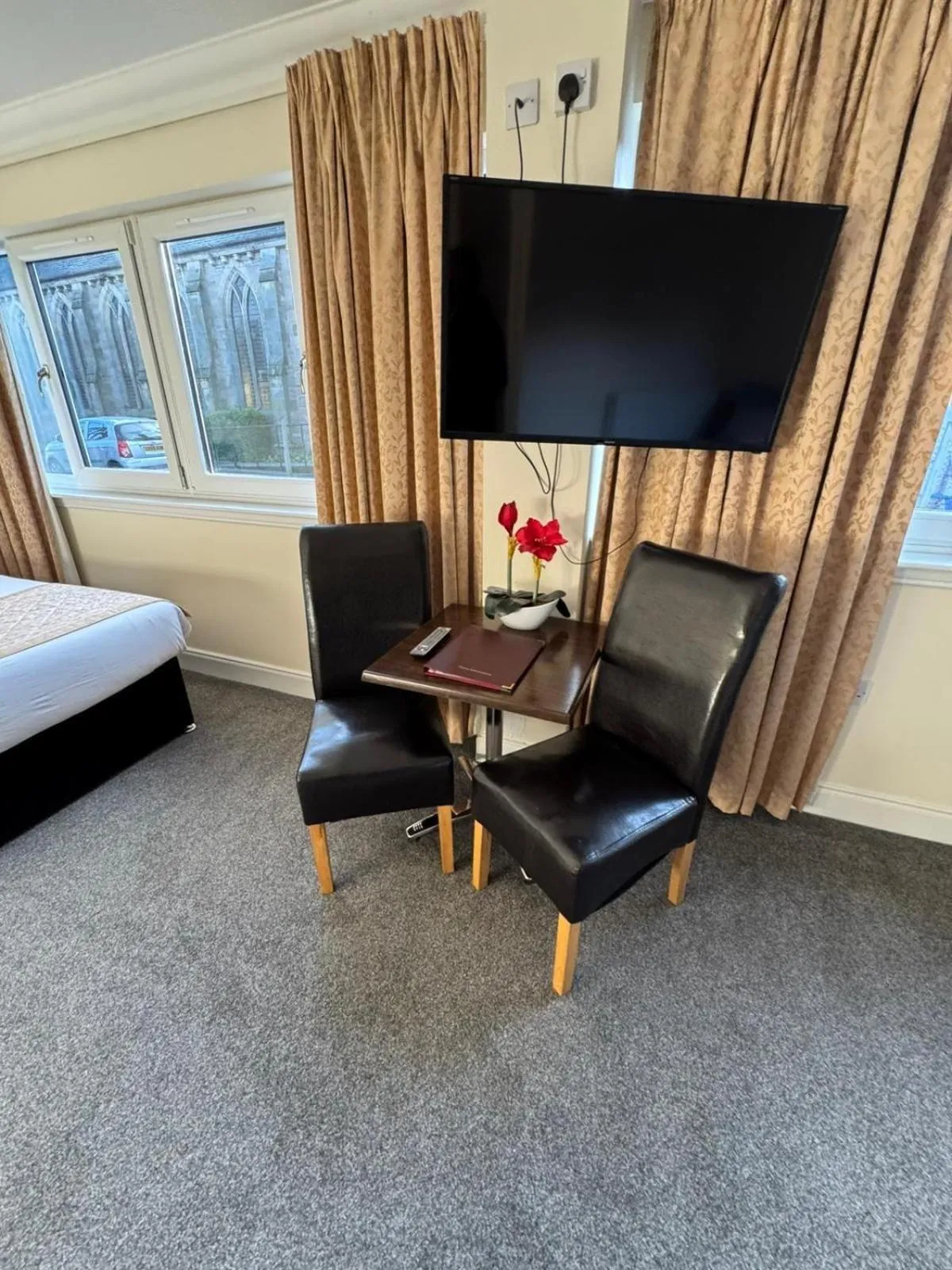 TV and multimedia, Bed in The Waverley Inn