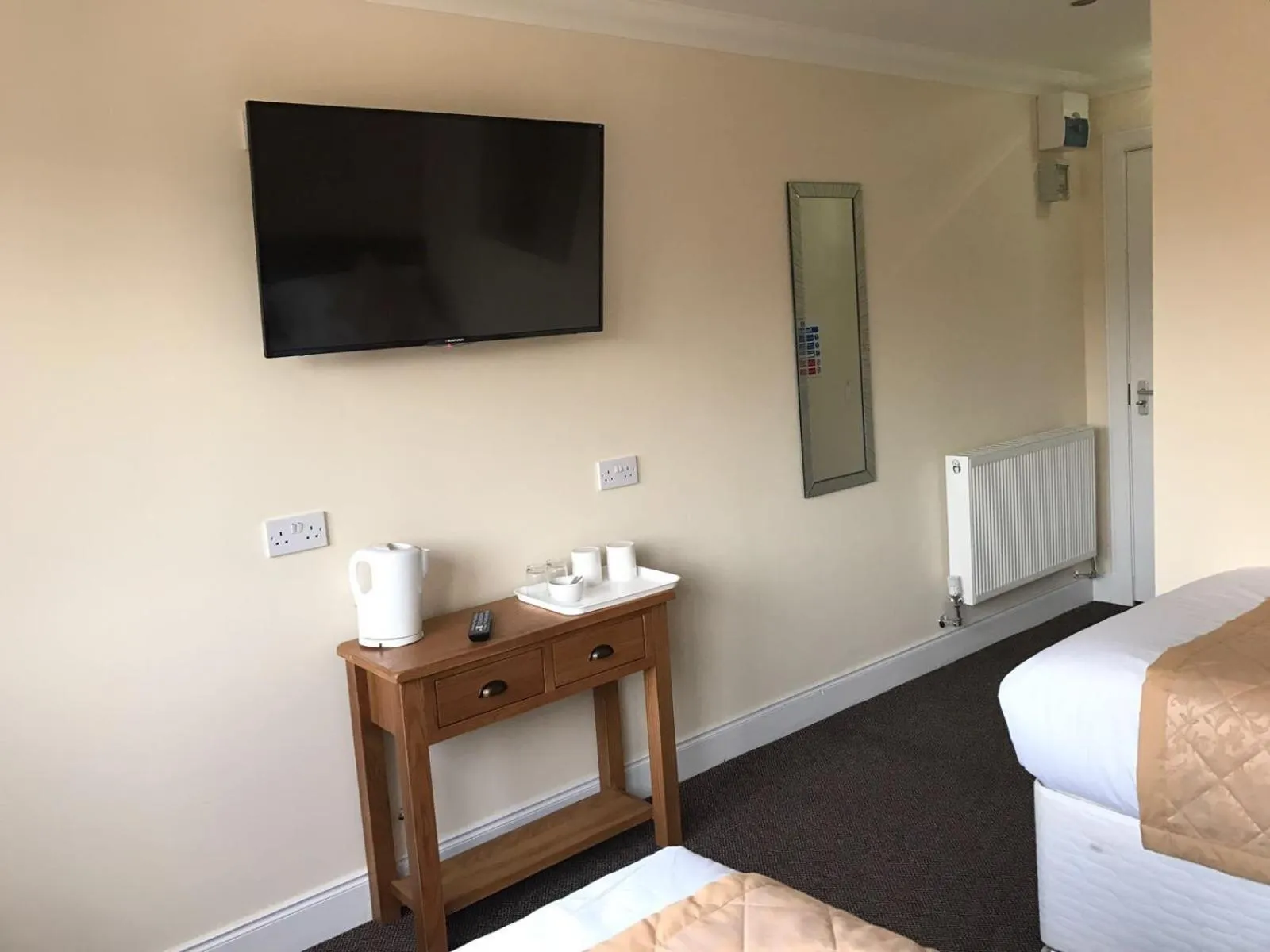 TV and multimedia, Bed in The Waverley Inn