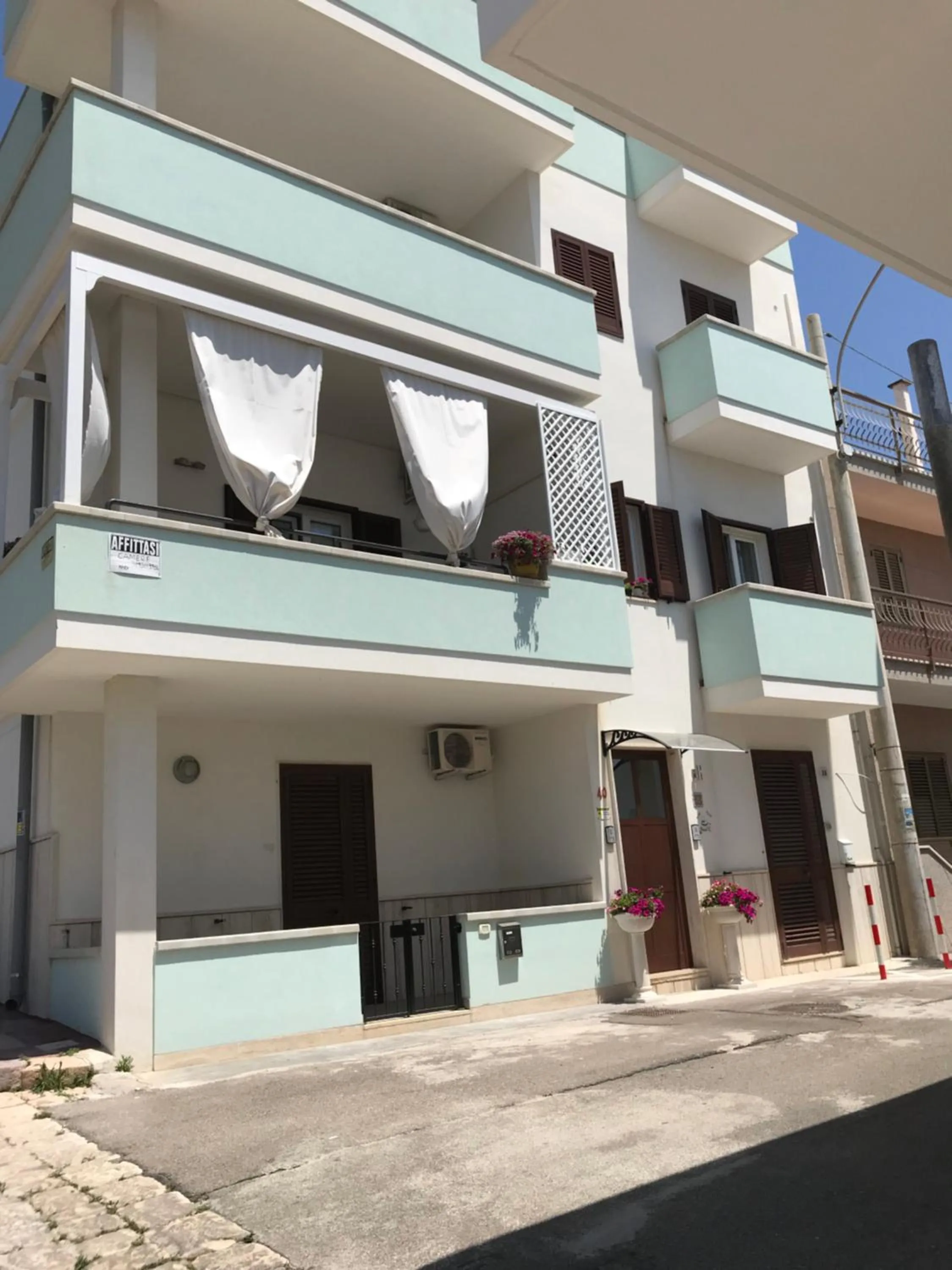Facade/entrance in La Maison de Gabrielè