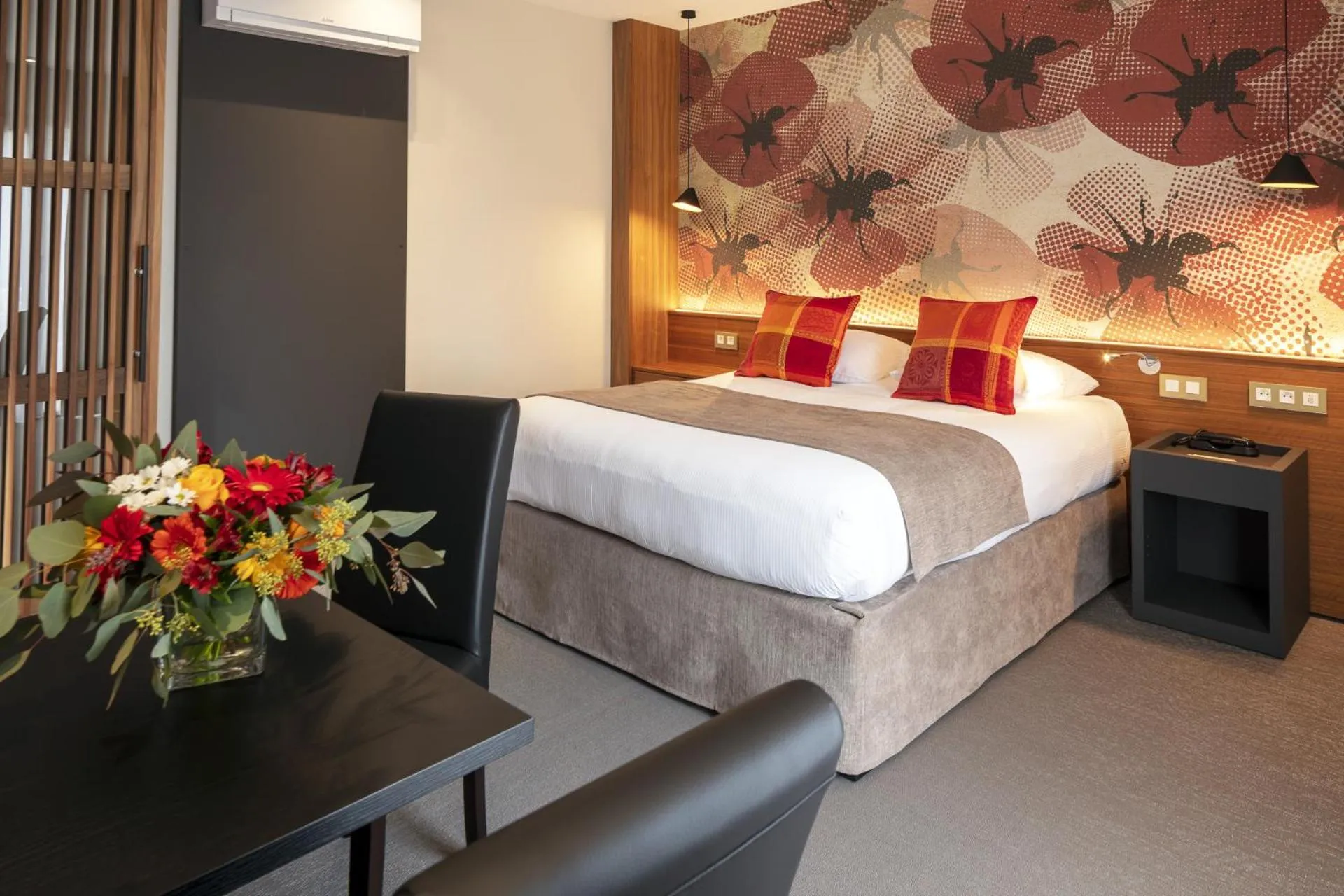 Bed in Logis Auberge Les Murets Hotel Restaurant Spa