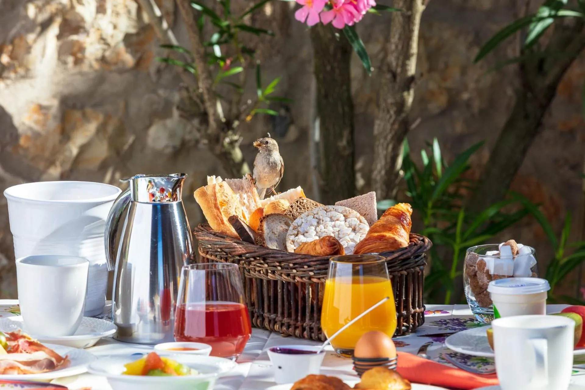 Restaurant/places to eat in Logis Auberge Les Murets Hotel Restaurant Spa