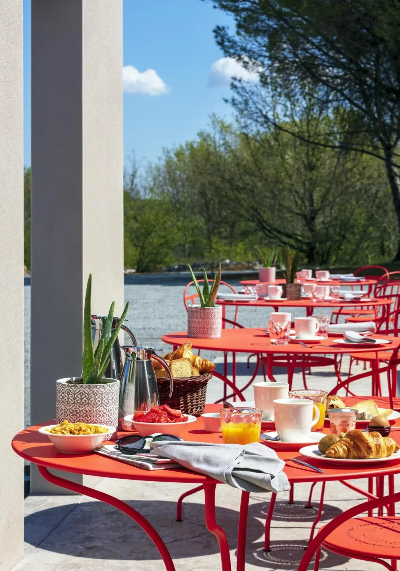 Superior Quadruple Room in Logis Auberge Les Murets Hotel Restaurant Spa Superior Quadruple Room in Logis Auberge Les Murets Hotel Restaurant Spa