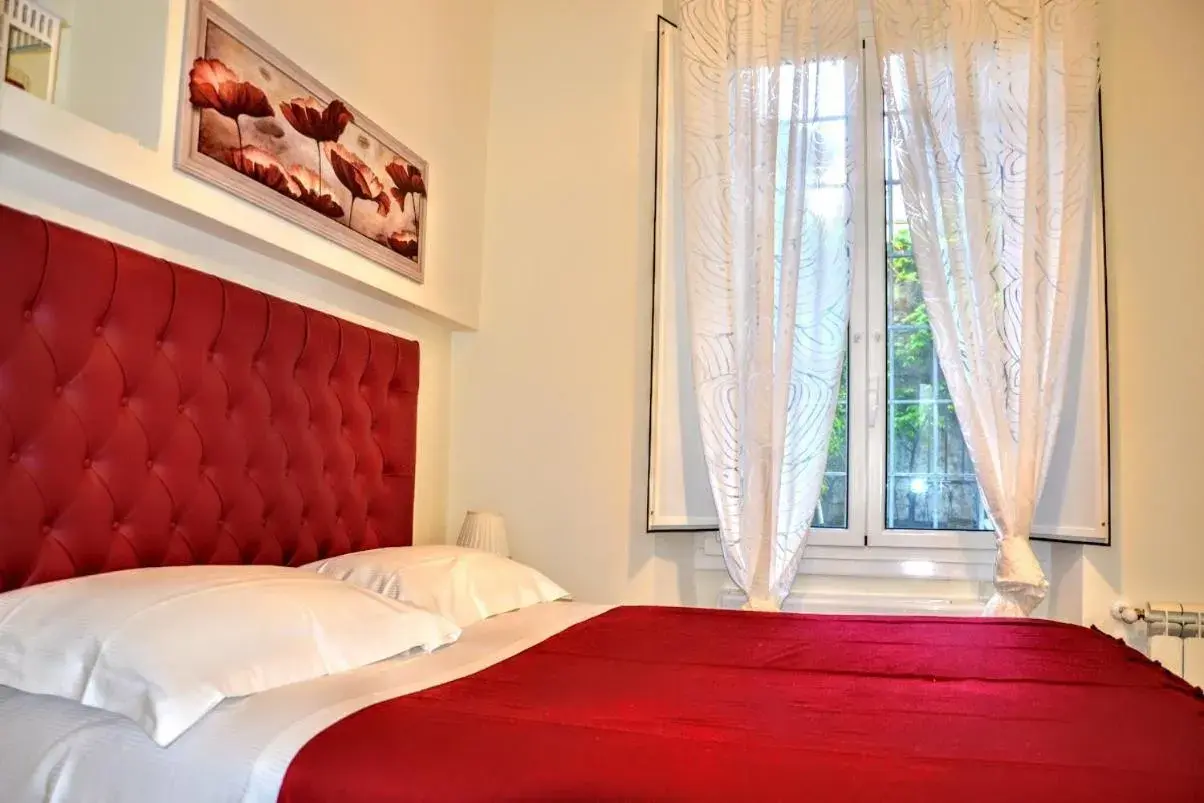 Small Double Room in Santa Maria Maggiore Small Double Room in Santa Maria Maggiore