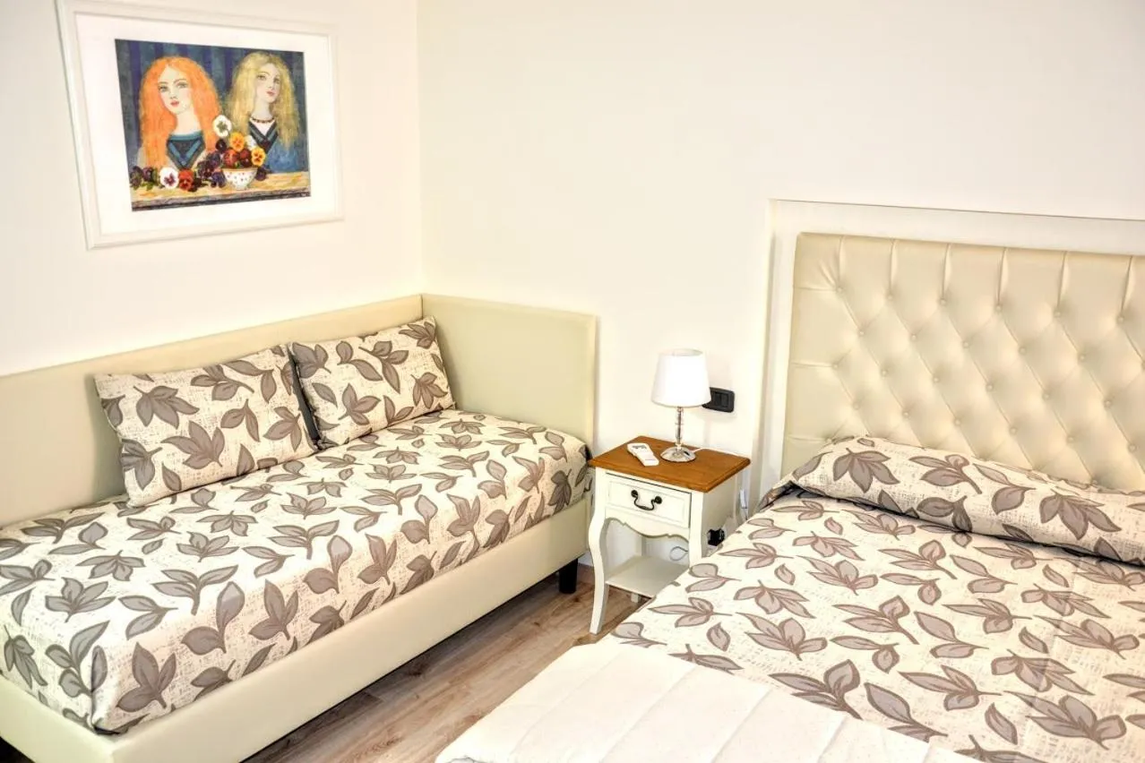 Property building, Bed in Santa Maria Maggiore