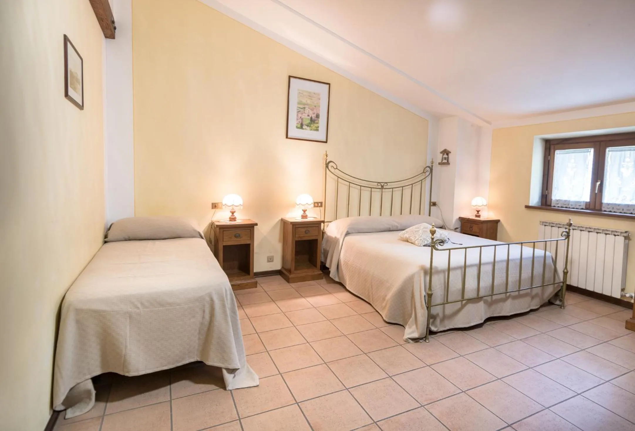 Photo of the whole room, Bed in La Piaggia