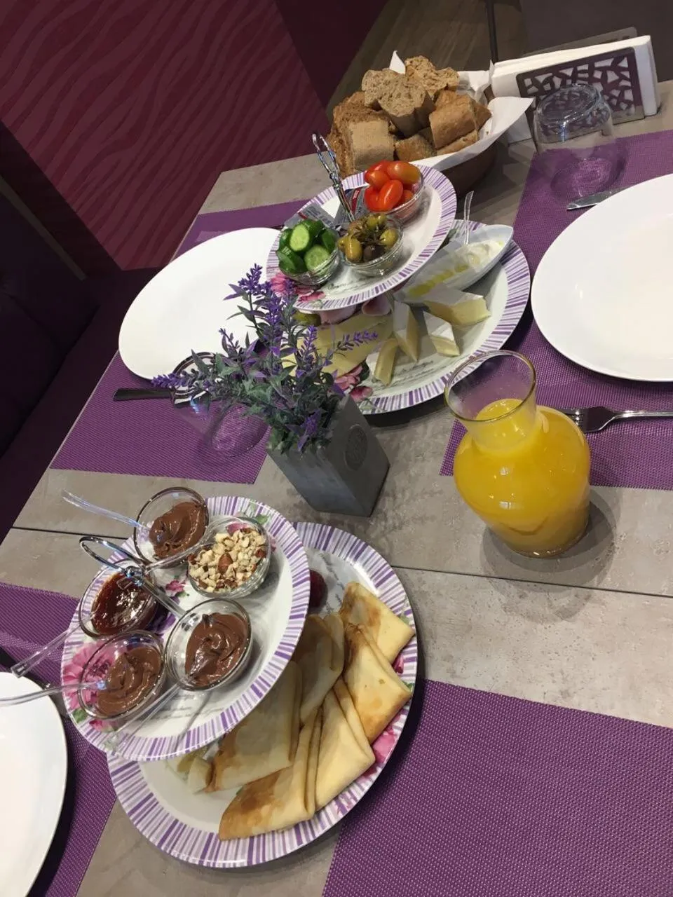 Breakfast in HOtello guest suites