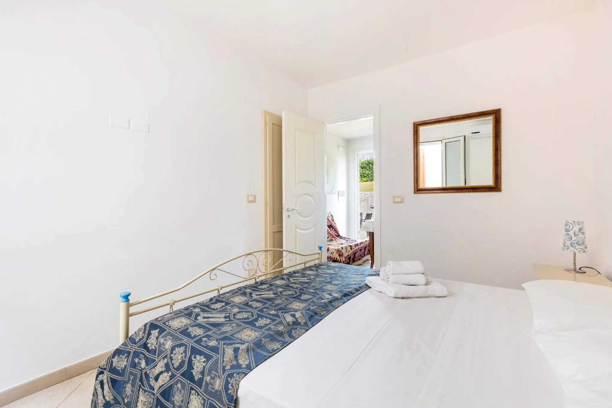 Bed in Residence Magic Sea Torre Pali