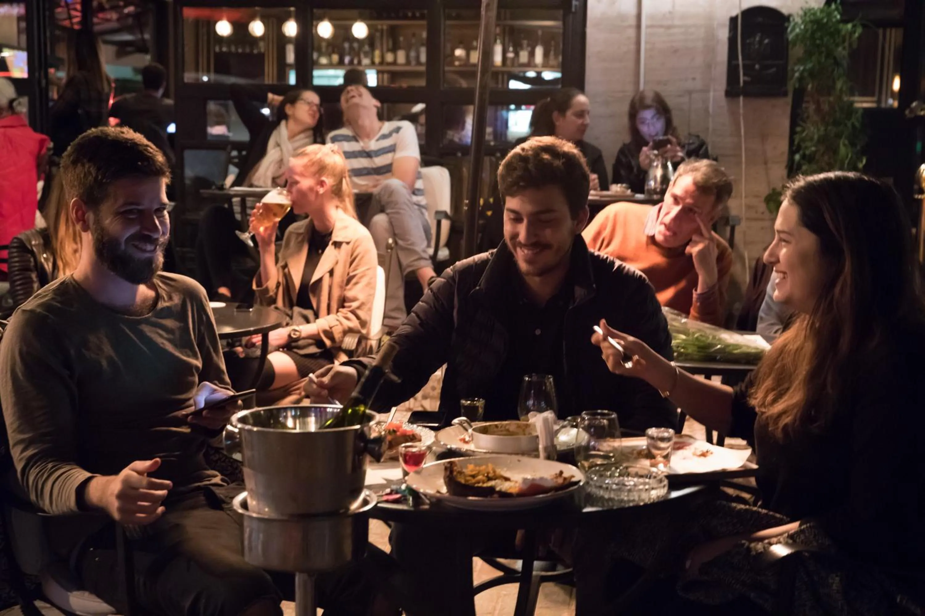 Restaurant/places to eat in A23 Boutique Hotel