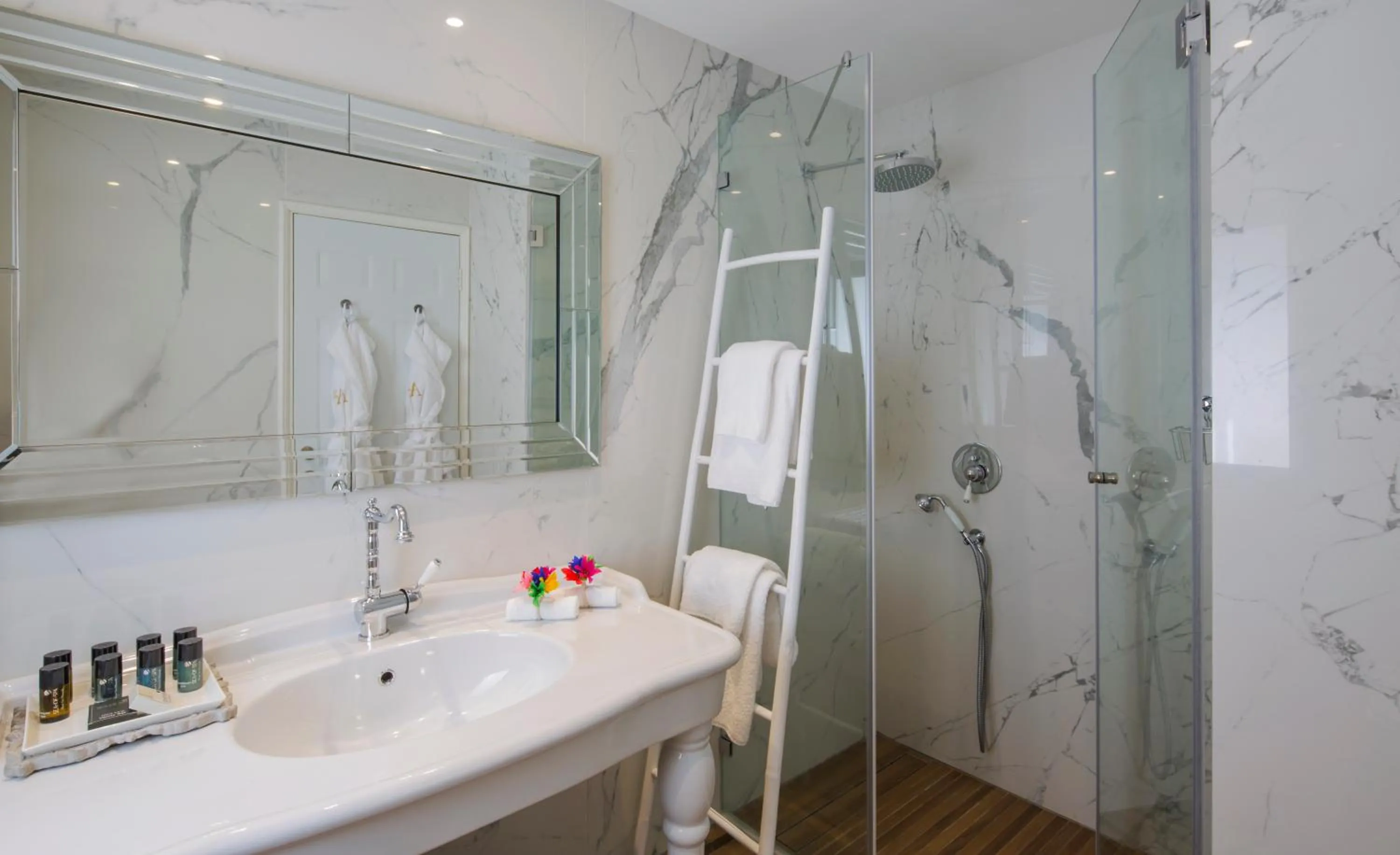 Shower in A23 Boutique Hotel