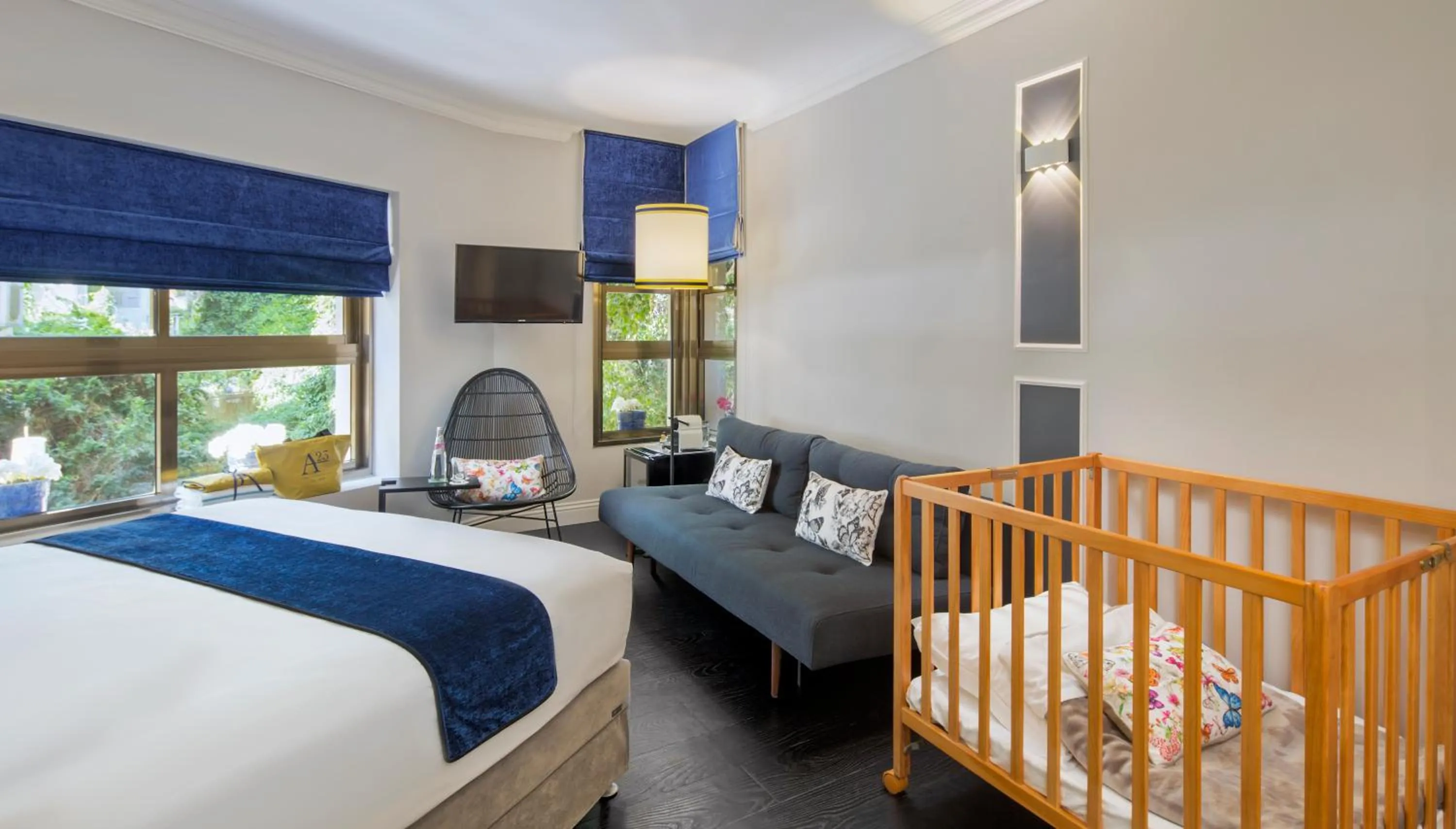 cot, Bed in A23 Boutique Hotel