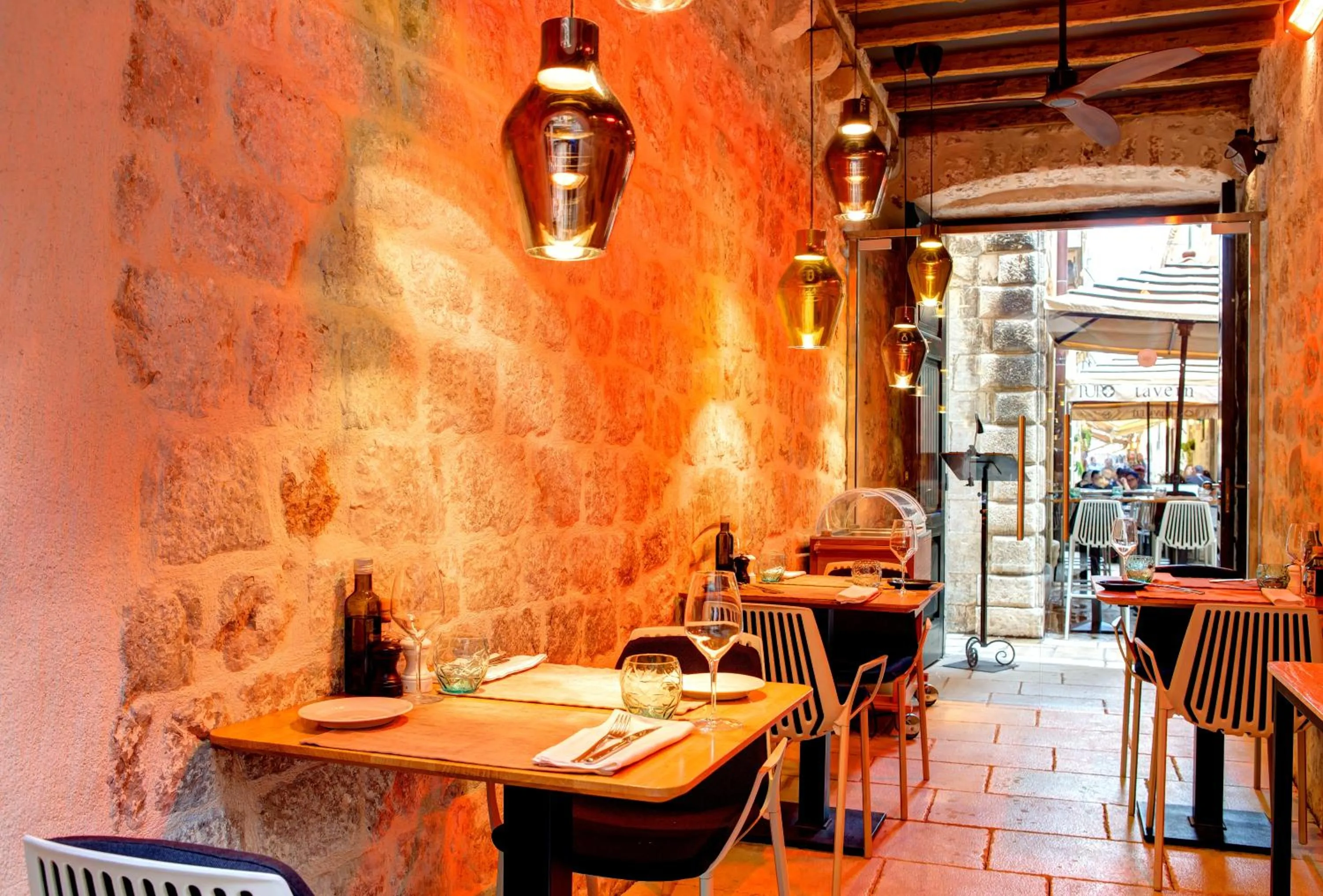 Restaurant/places to eat in Guest House Forty-Four