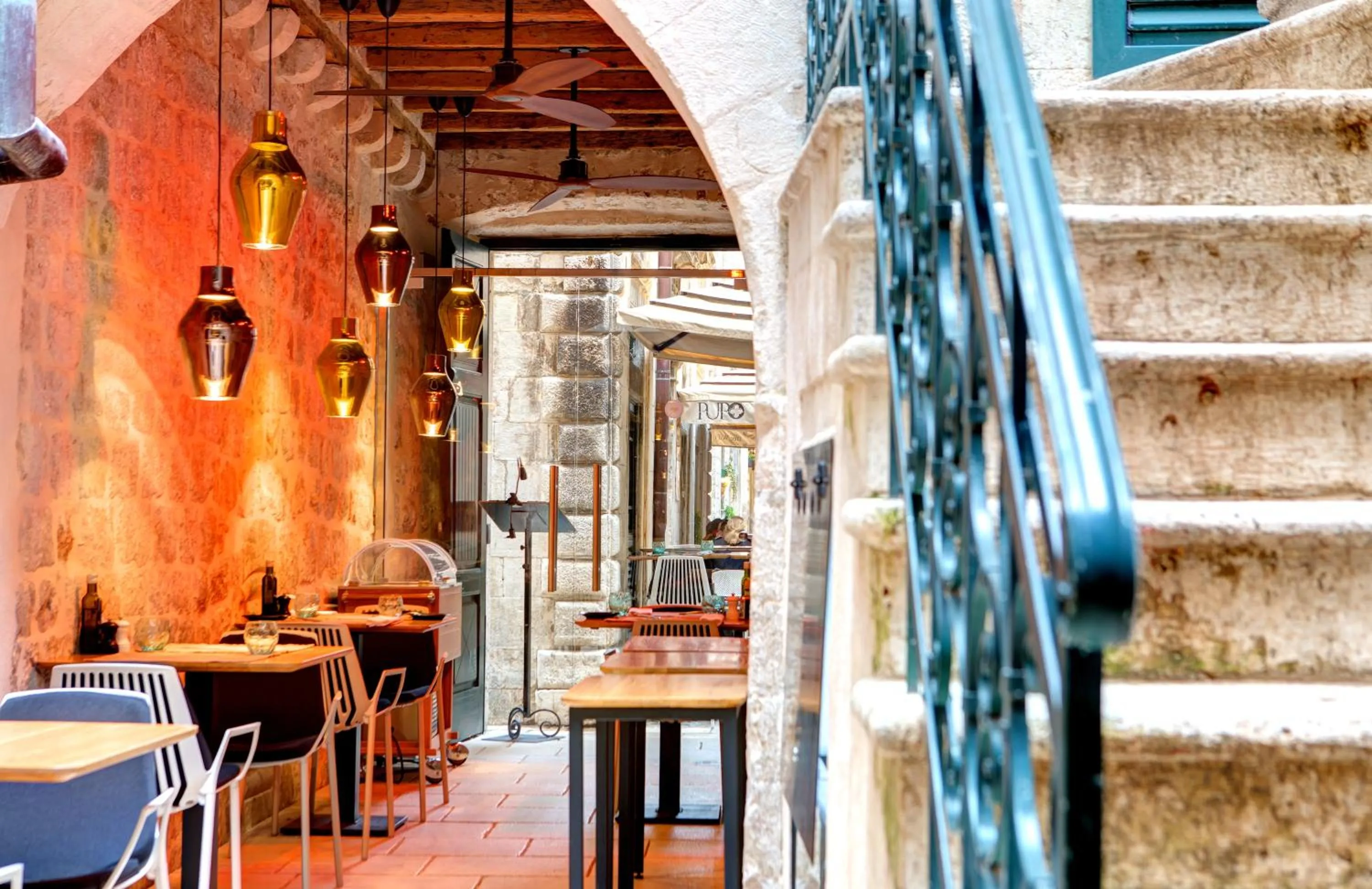 Restaurant/places to eat in Guest House Forty-Four