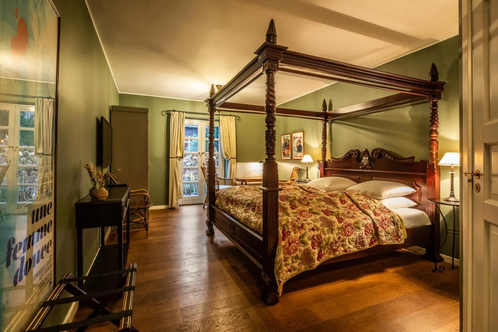 Photo of the whole room, Bed in Villa Provence