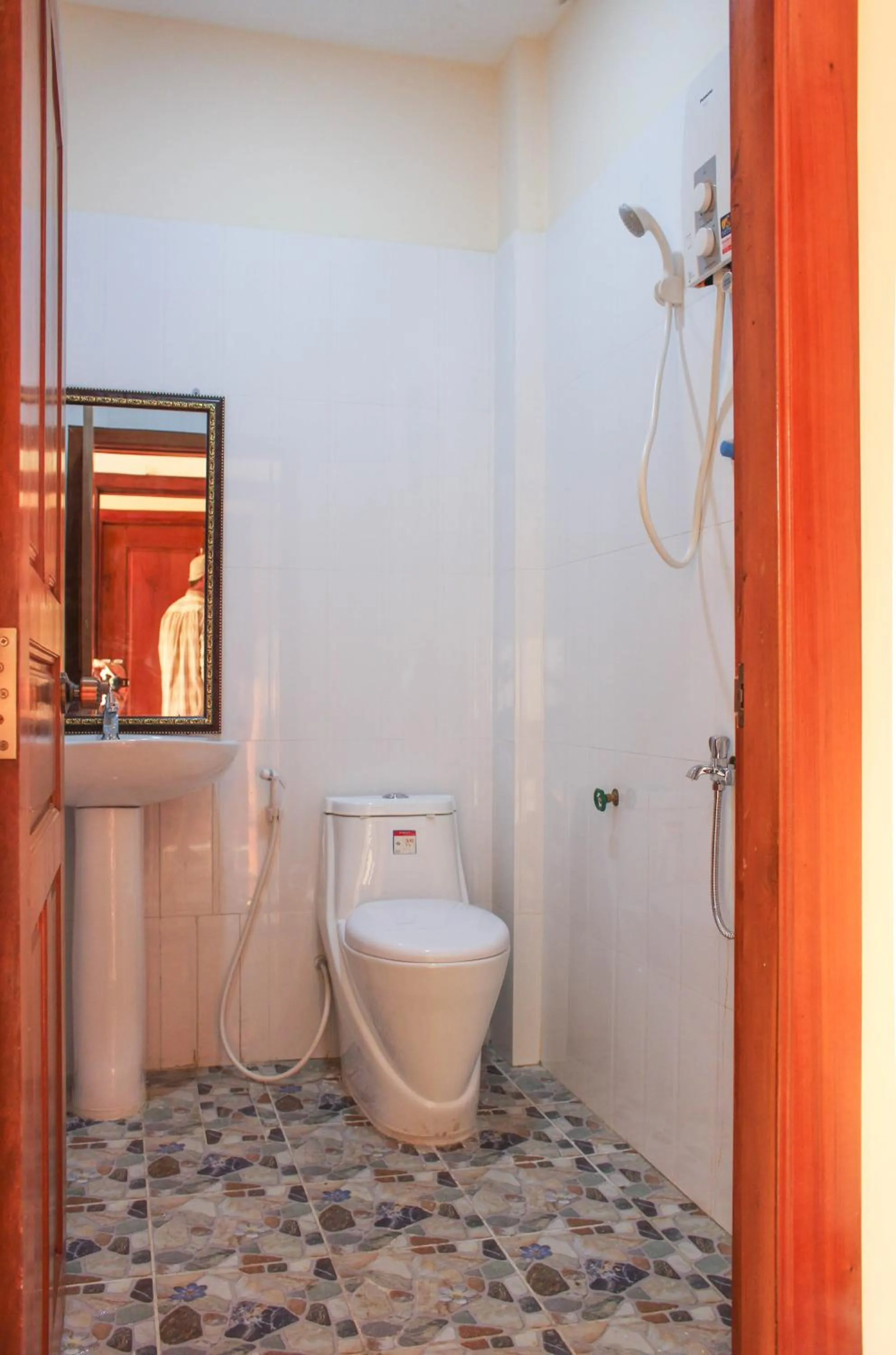 Shower in Good Morning Kampot