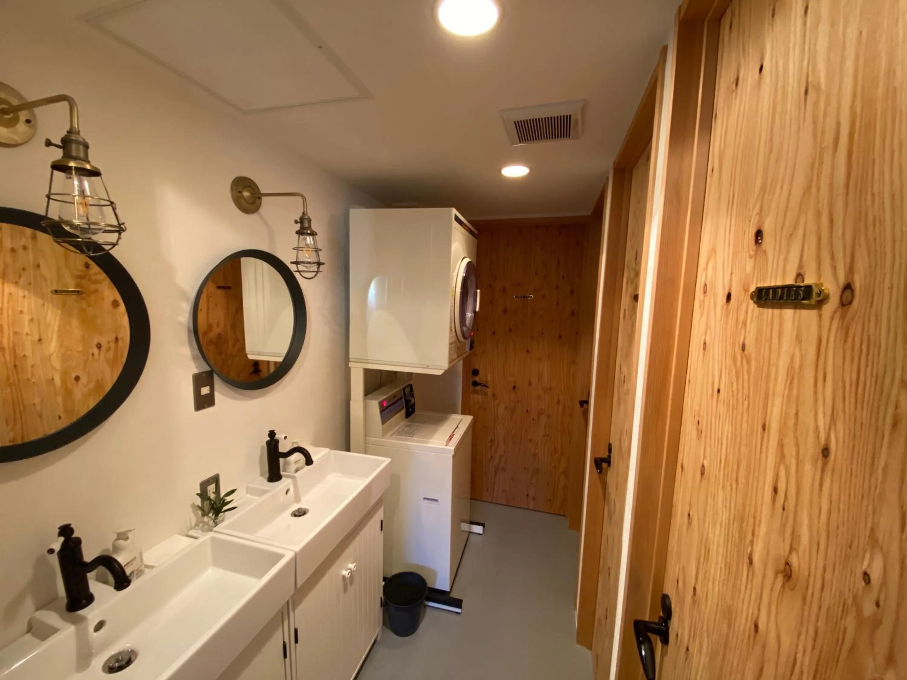 Area and facilities in guesthouse SHIBAFU