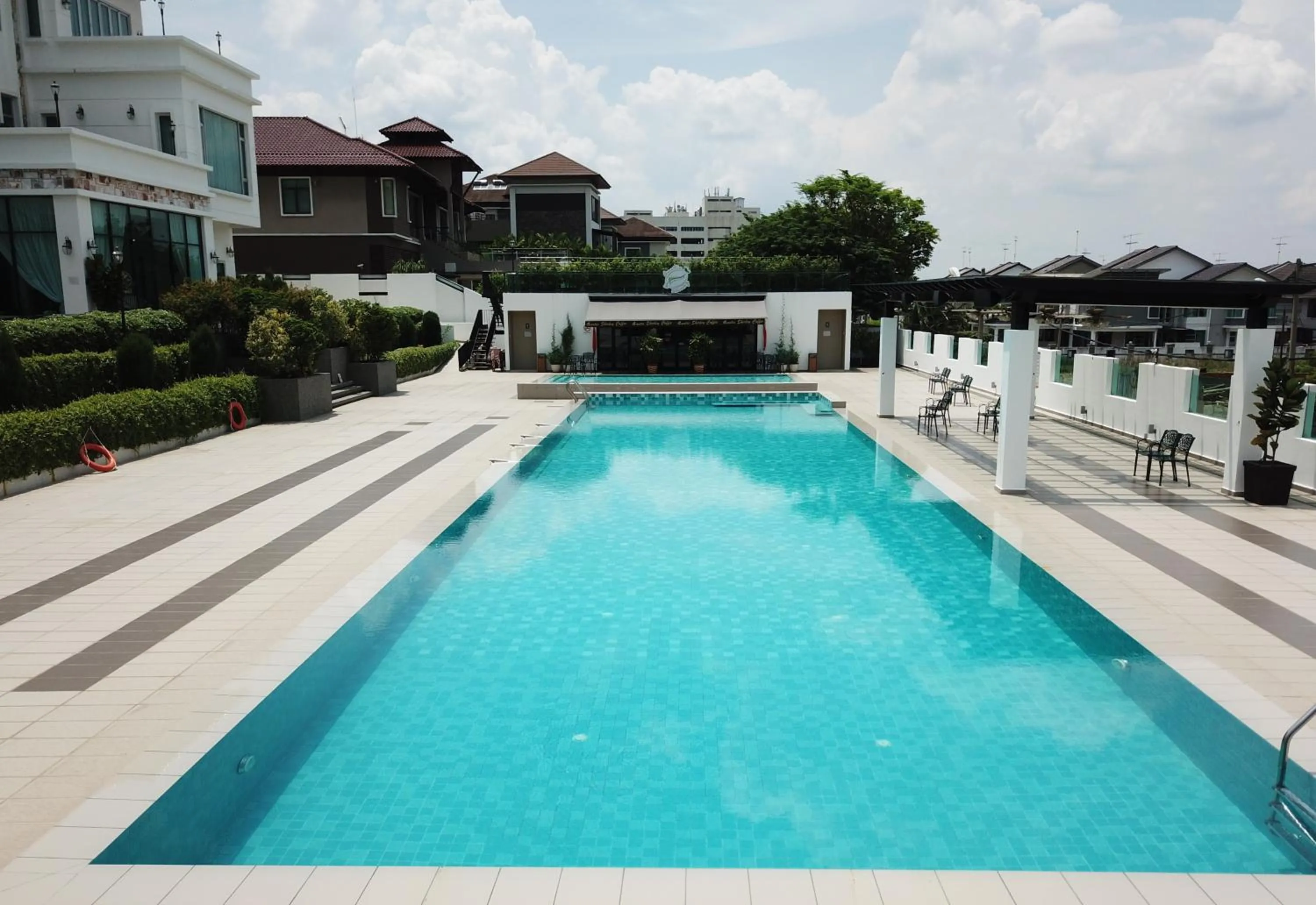 Pool view in Casa Bianca