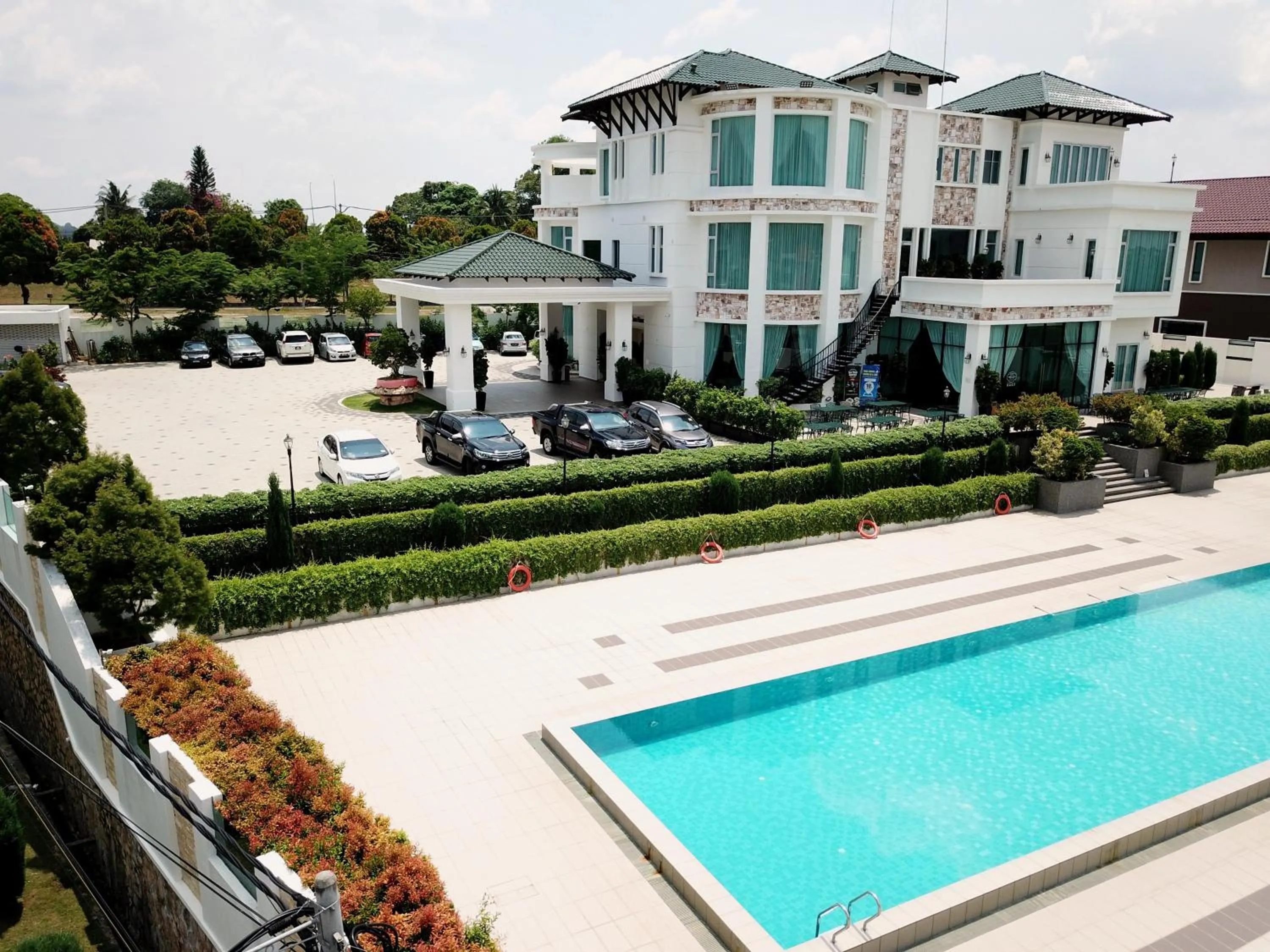 Property building in Casa Bianca