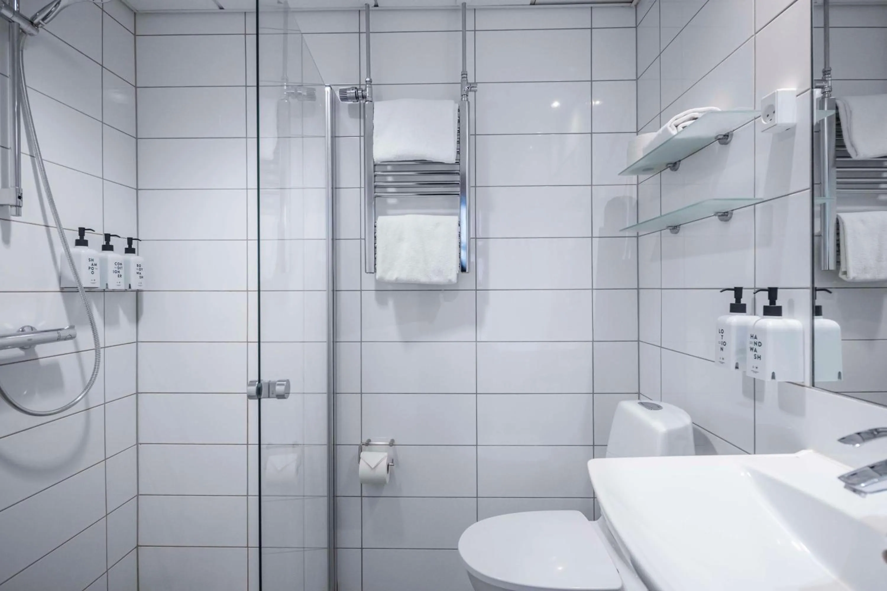 Bathroom in Scandic Webers