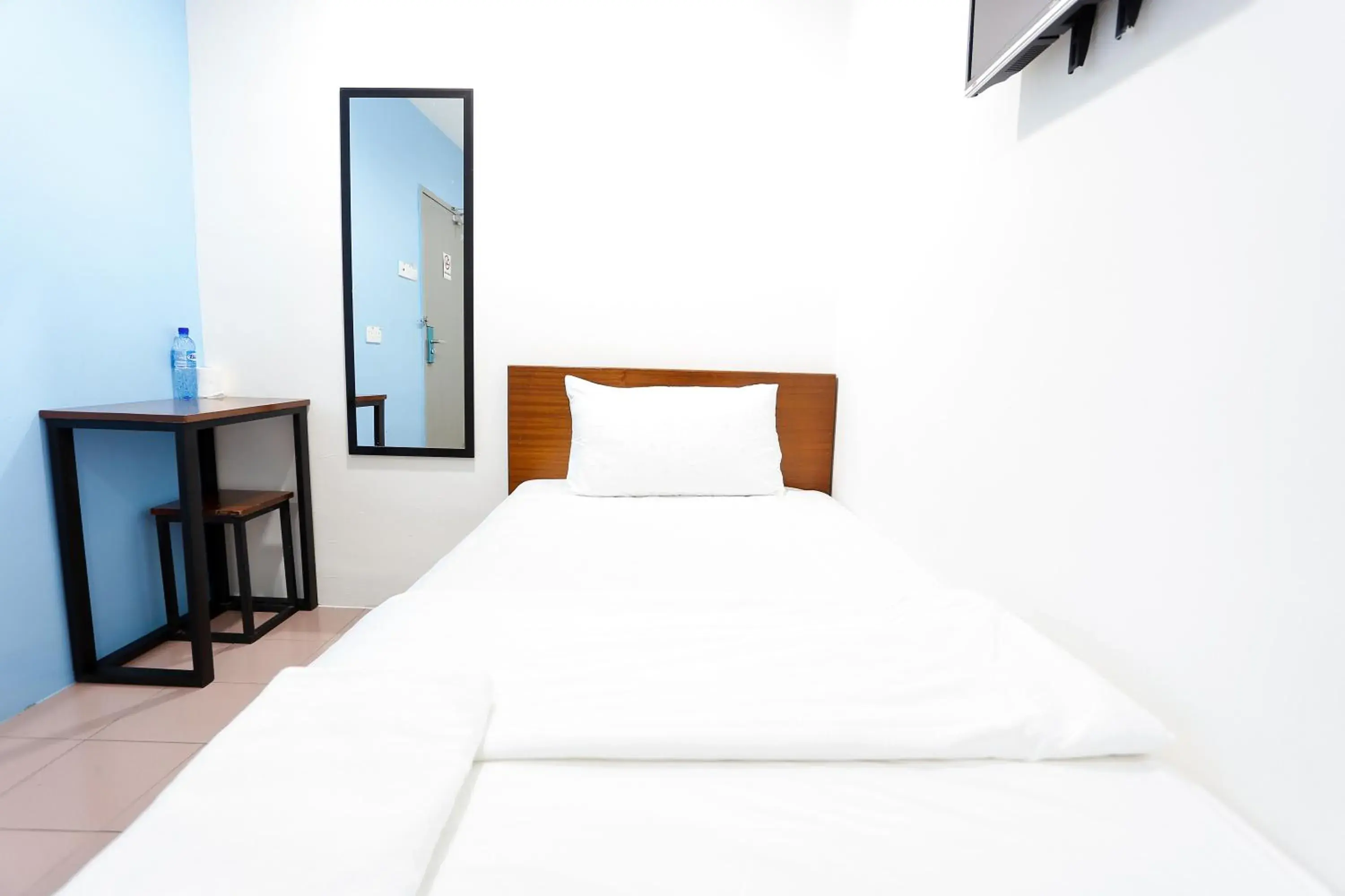 Standard Single Room in Lux Hotel Standard Single Room in Lux Hotel