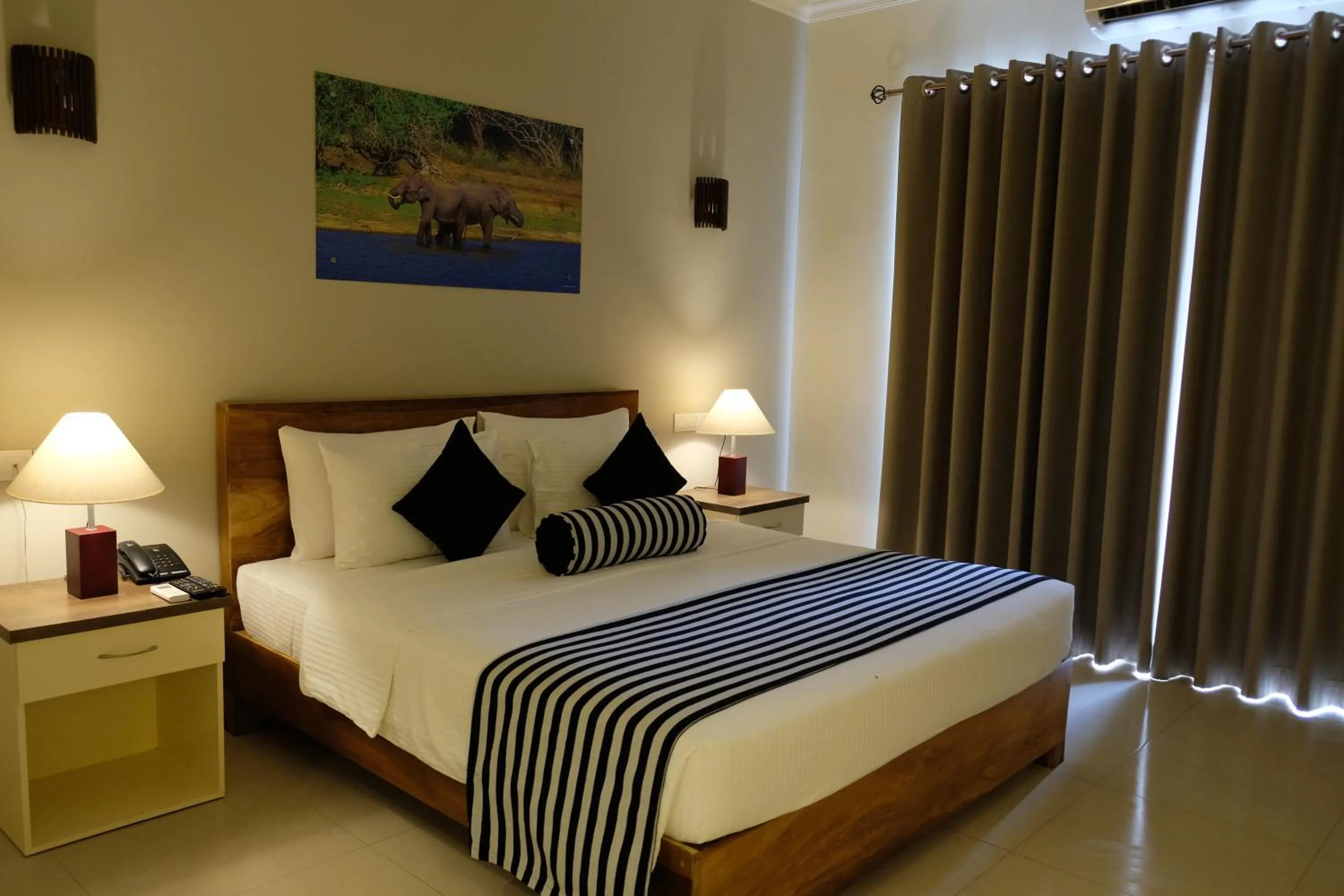 Photo of the whole room, Bed in Twenty-Two Weligambay