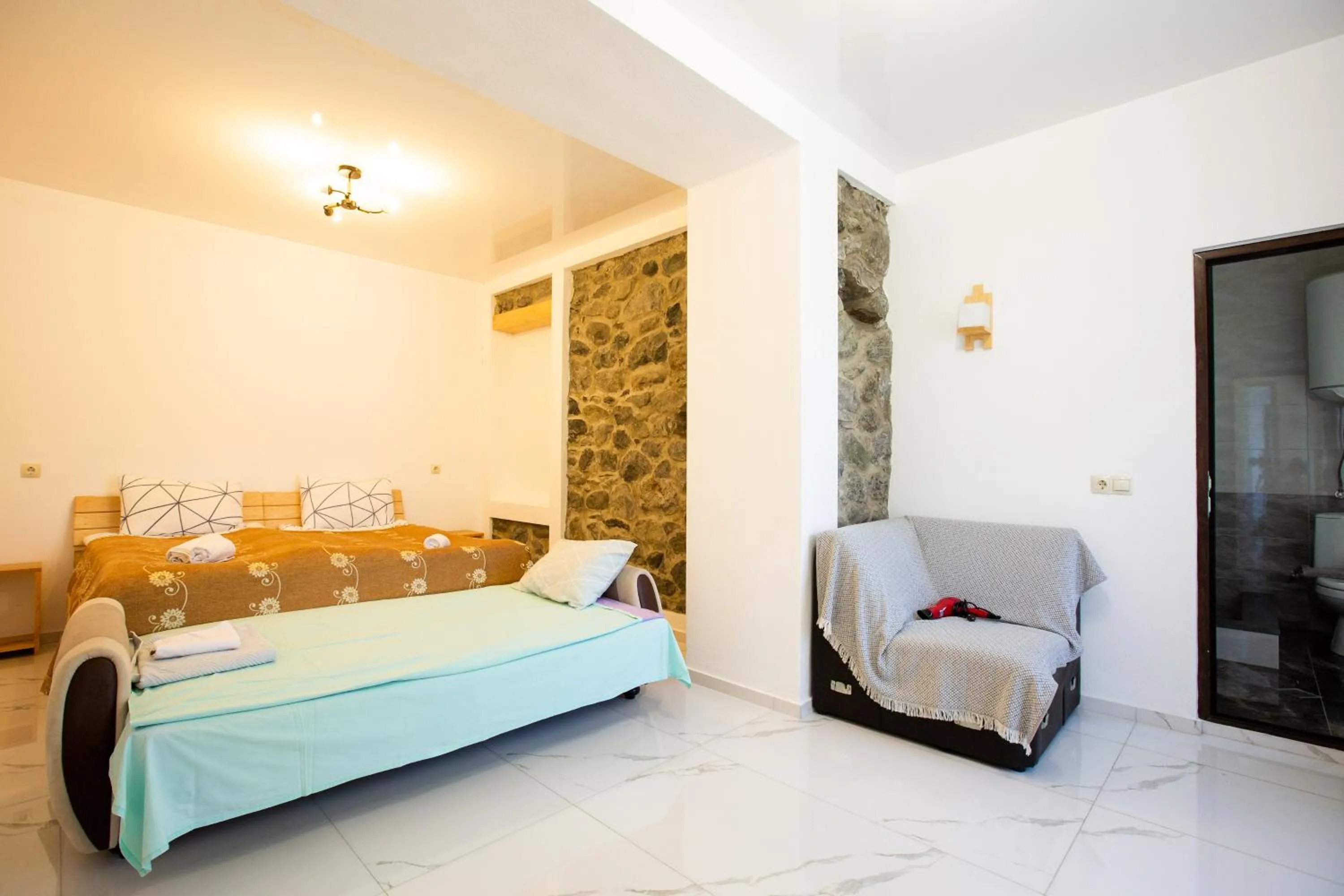 Photo of the whole room, Bed in Hotel Level