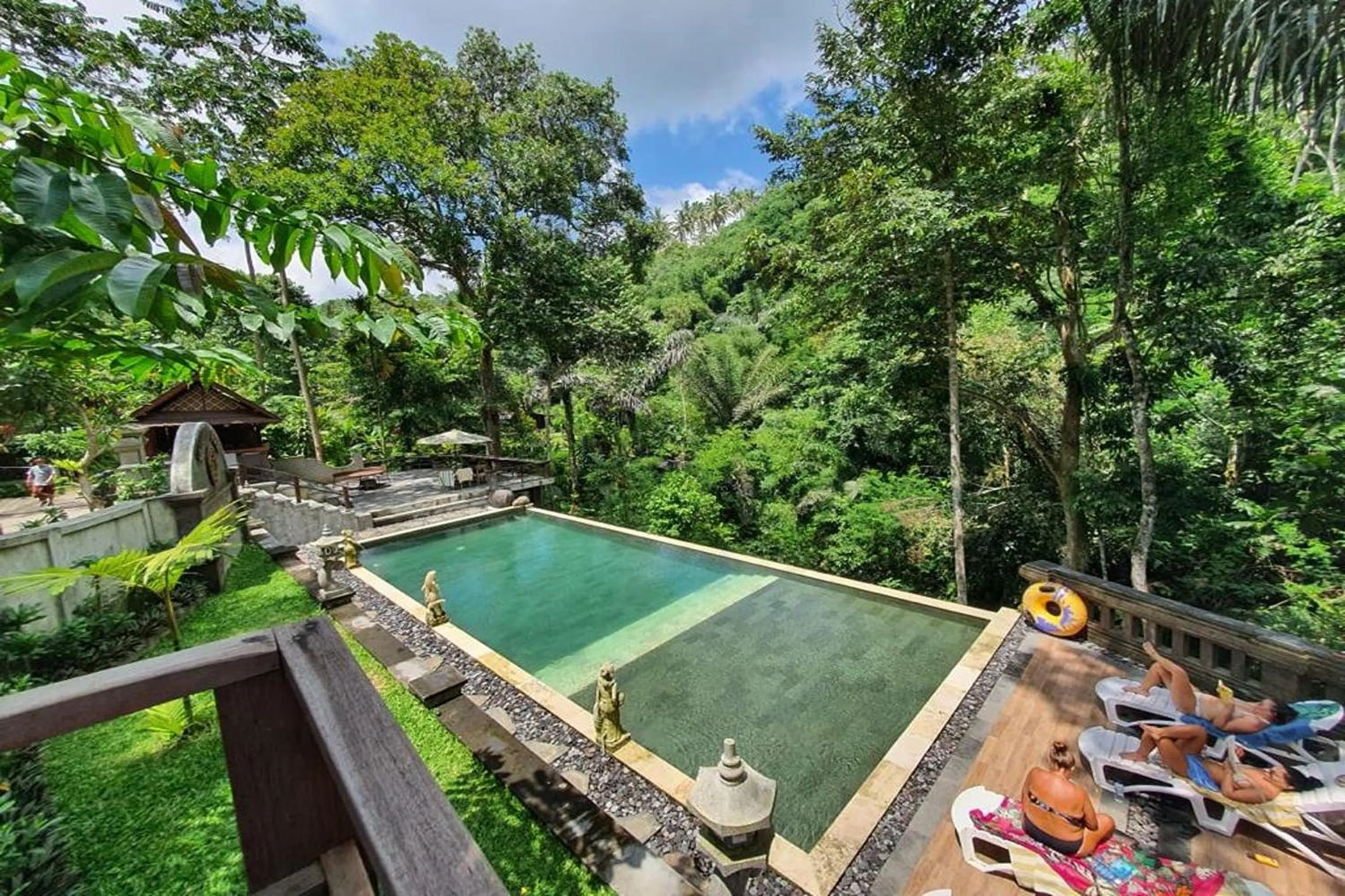 Swimming pool in Bali Jungle Resort