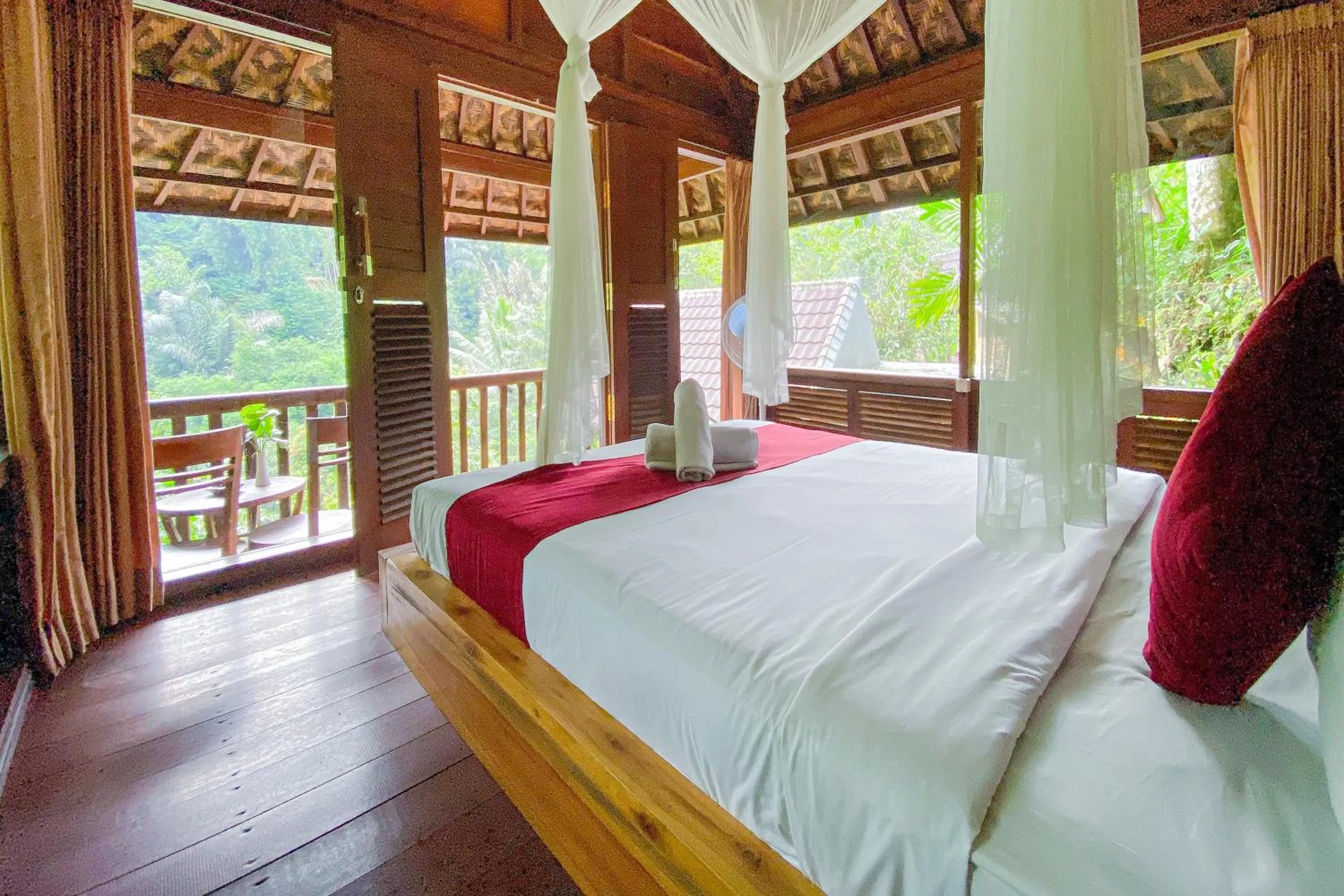 Bed in Bali Jungle Resort