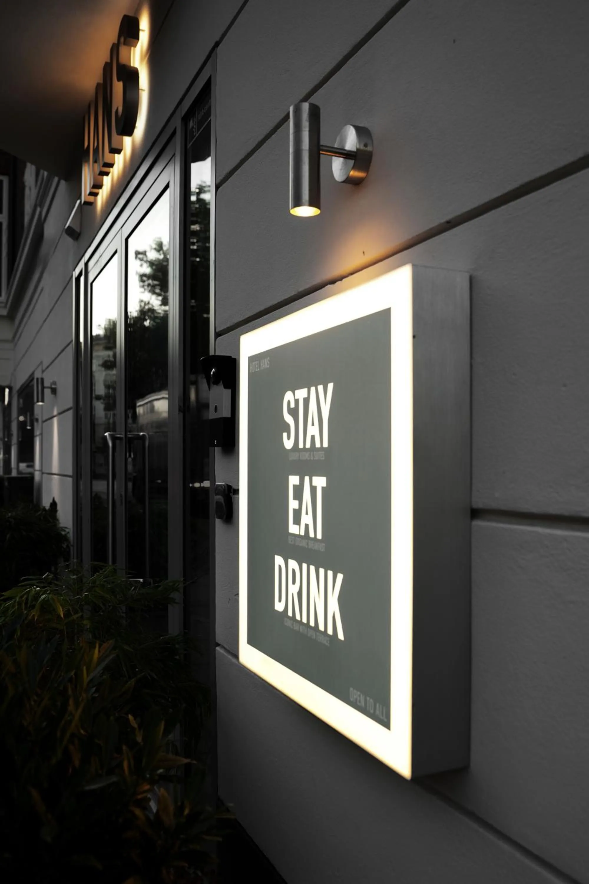 Property building in Hotel Hans